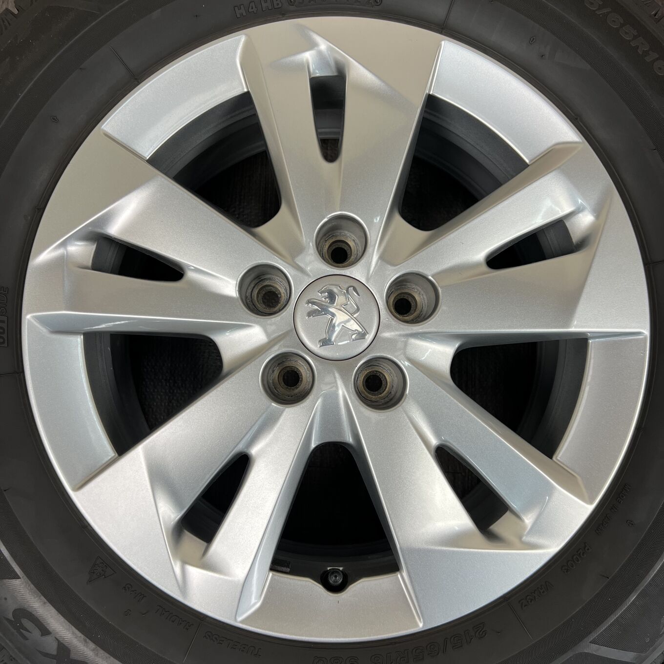 Bridgestone BLIZZAK VRX3 215/65 R16, фото 2