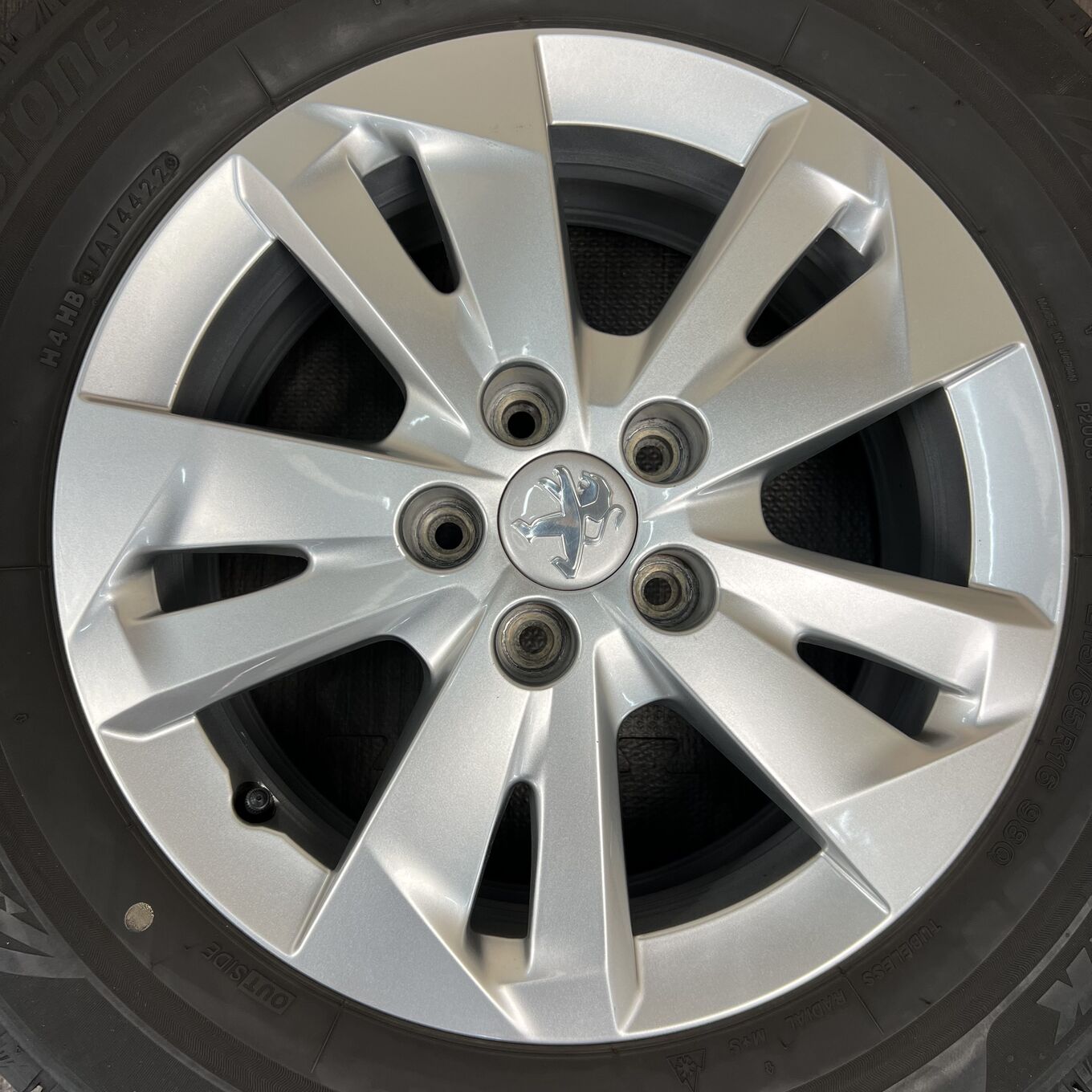 Bridgestone BLIZZAK VRX3 215/65 R16, фото 3