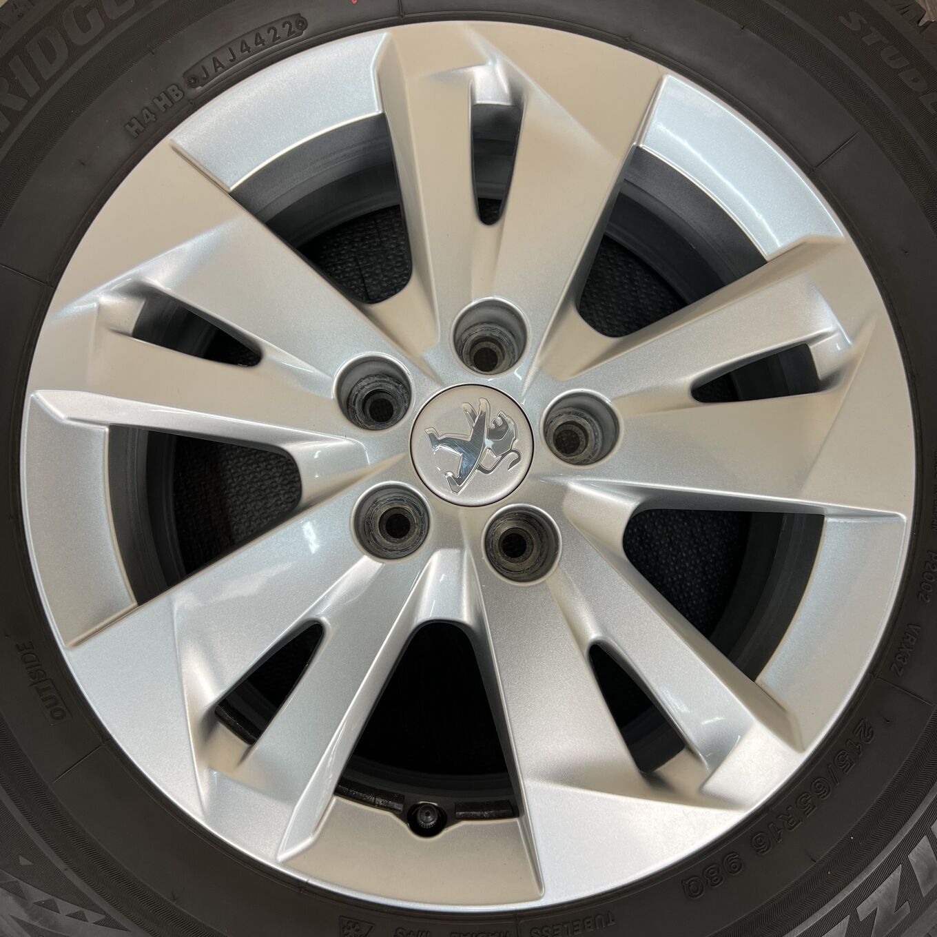 Bridgestone BLIZZAK VRX3 215/65 R16, фото 5