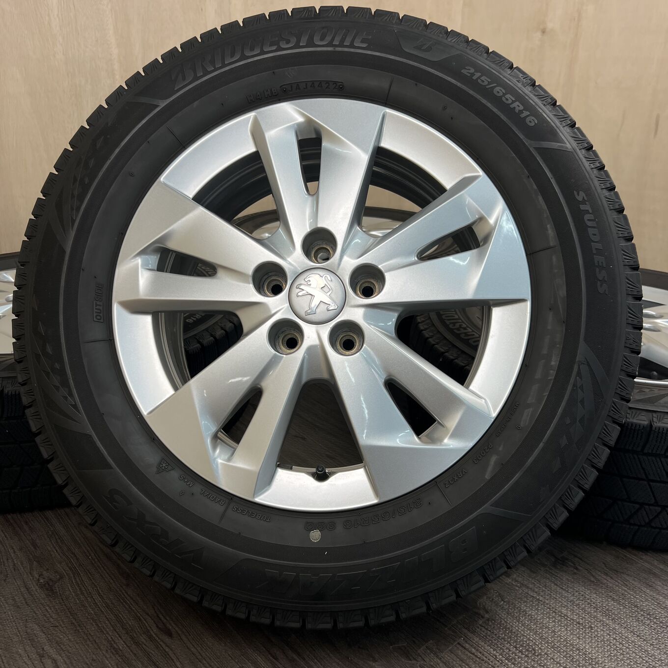 Bridgestone BLIZZAK VRX3 215/65 R16, фото 6