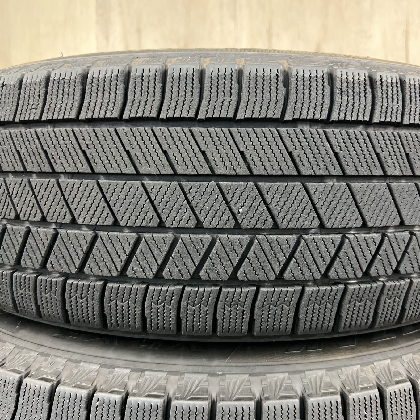 Bridgestone BLIZZAK VRX3 205/65 R16, фото 2