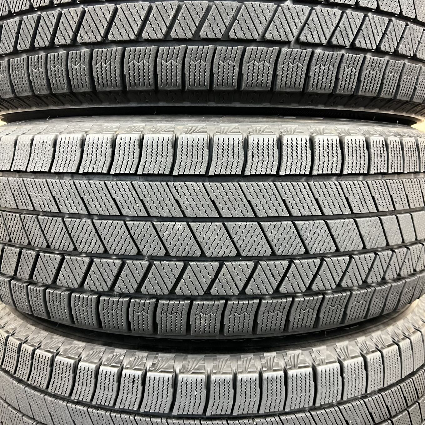 Bridgestone BLIZZAK VRX3 205/65 R16, фото 3