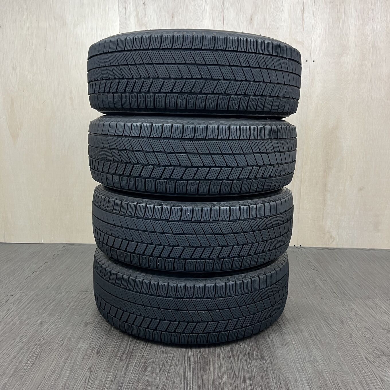 205/65 R16 Bridgestone BLIZZAK VRX3 — 16 900 ¥/комплект