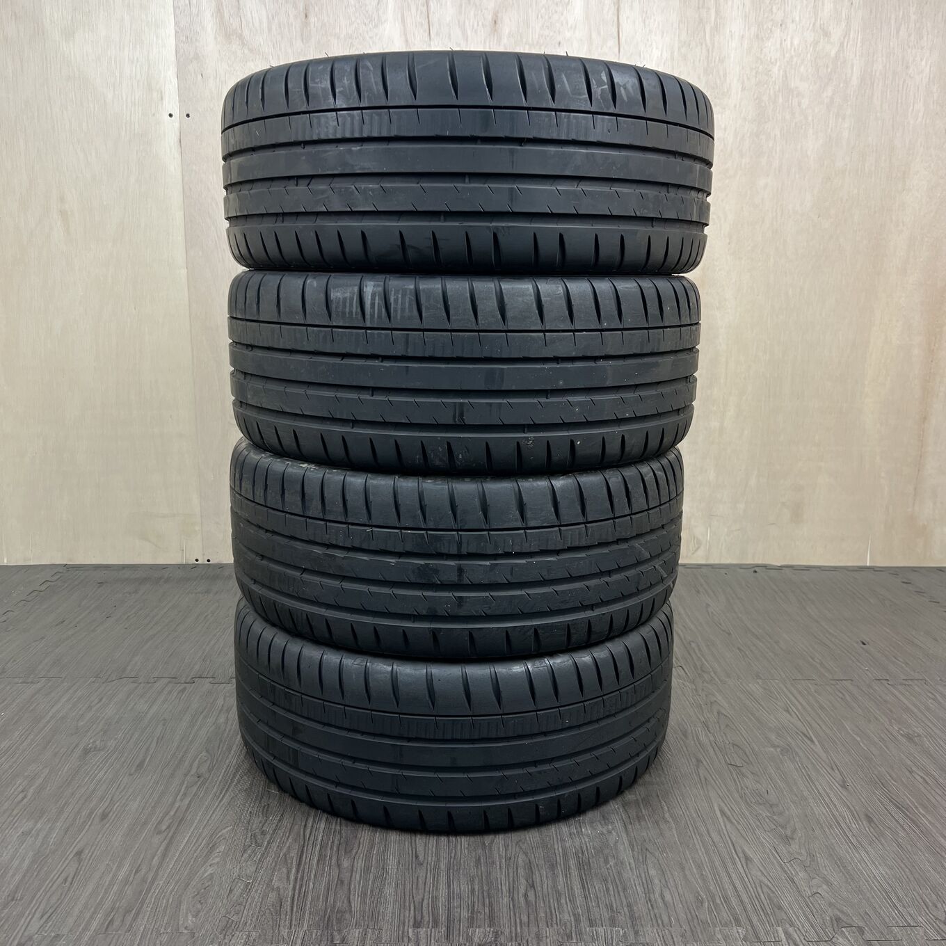 215/35 R18 Michelin PILPT SPORT 4S — 25 400 ¥/комплект
