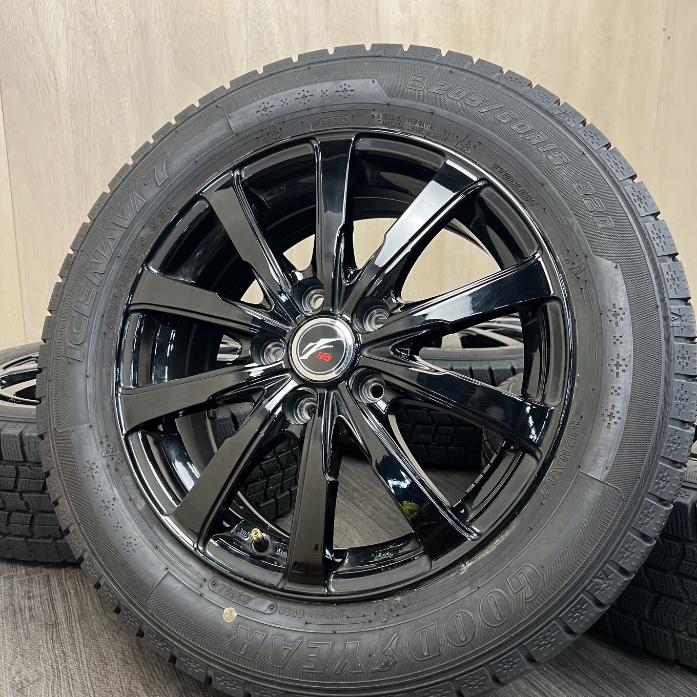 Б/У колесо в сборе 205/60 R16 Goodyear ICE NAVI 7, артикул 110S40426