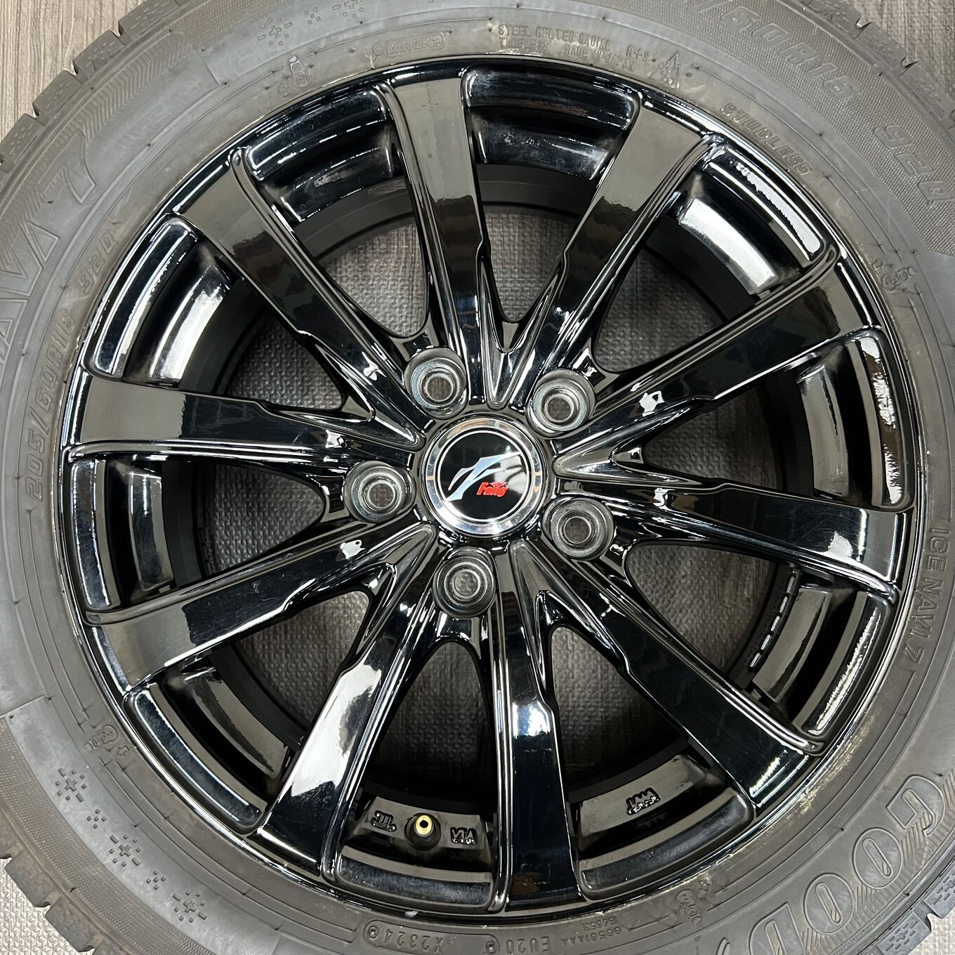 Goodyear ICE NAVI 7 205/60 R16, фото 2