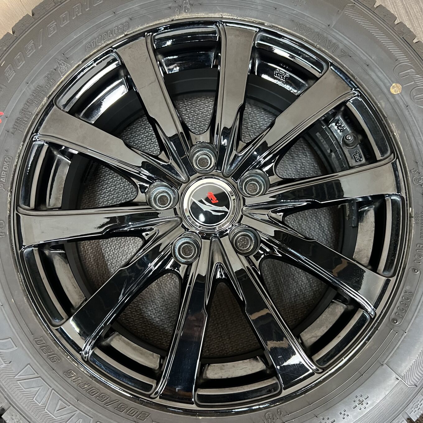 Goodyear ICE NAVI 7 205/60 R16, фото 5