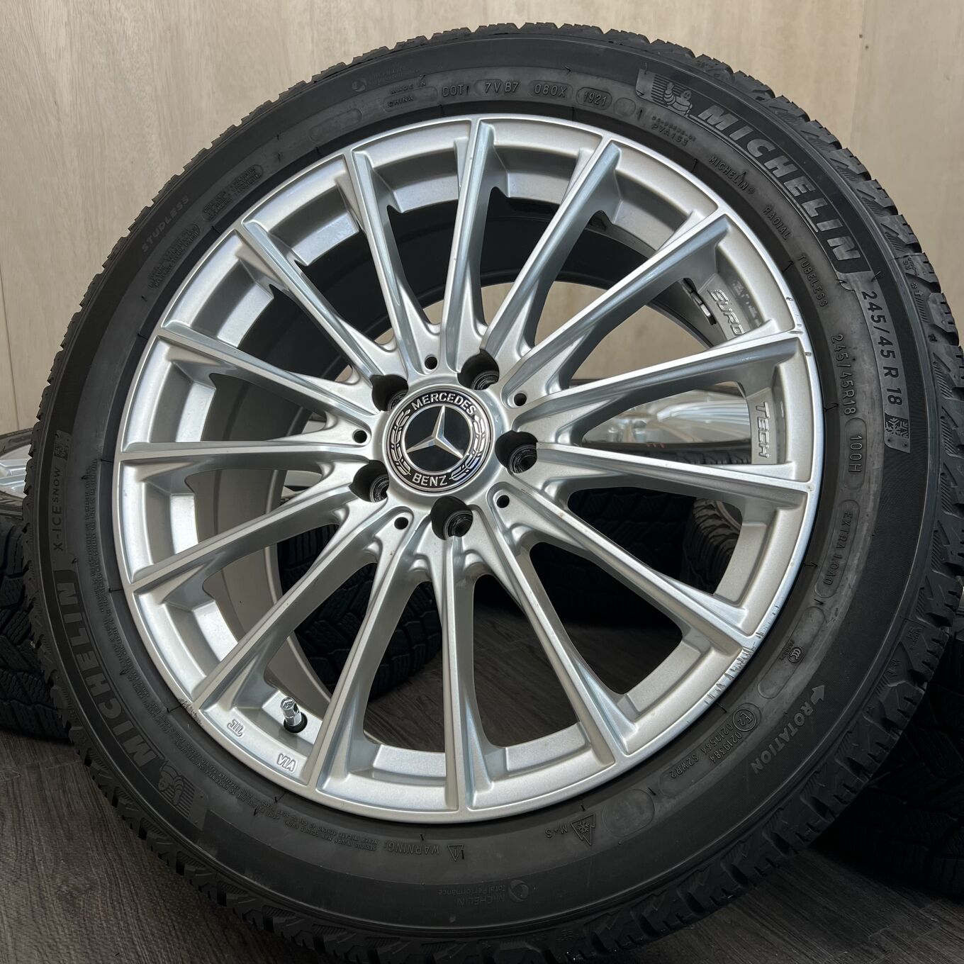 Б/У колесо в сборе 245/45 R18 Michelin MERCEDES BENZ, артикул 111S40426