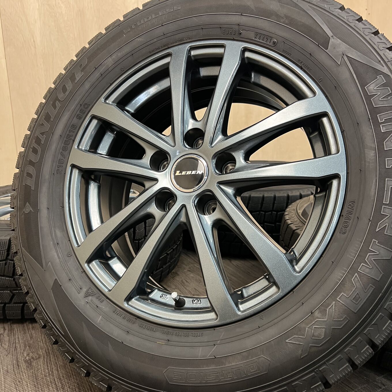 Б/У колесо в сборе 215/65 R16 Dunlop WINTERMAXX WM02, артикул 112S40426