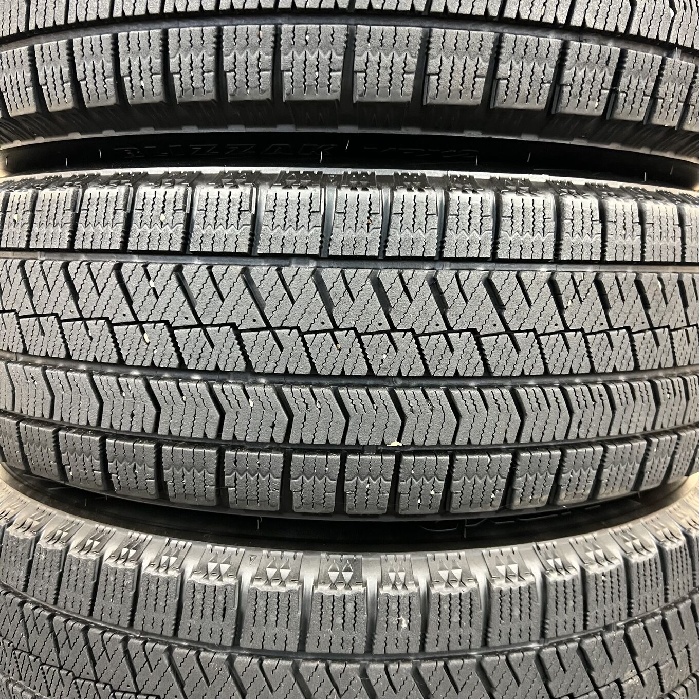 Bridgestone BLIZZAK VRX2 185/65 R15, фото 3