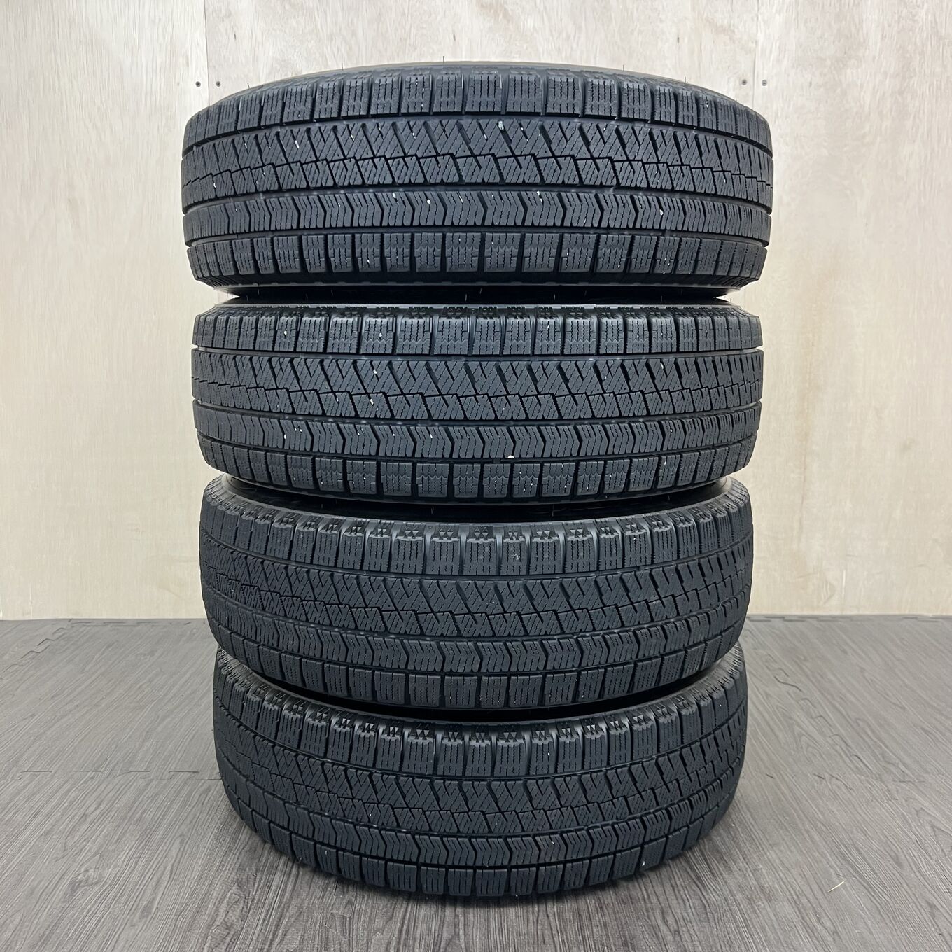 185/65 R15 Bridgestone BLIZZAK VRX2 — 9 200 ¥/комплект