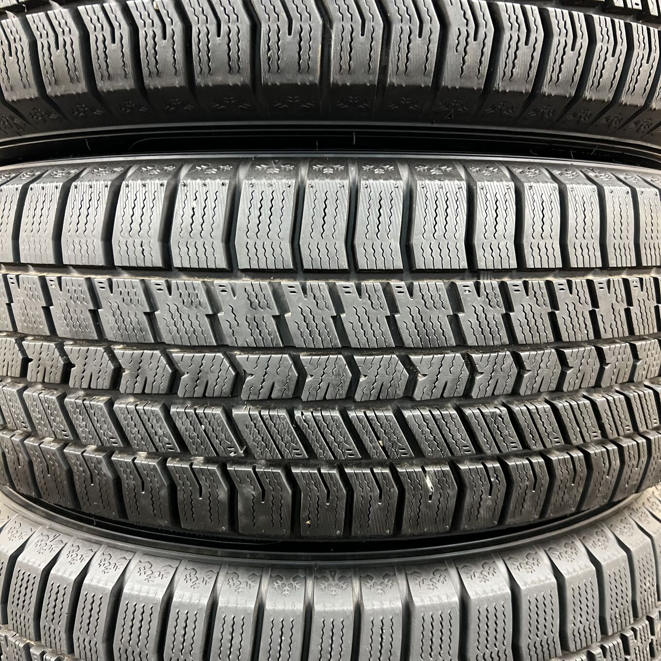 Goodyear ICE NAVI 8 215/60 R16, фото 3