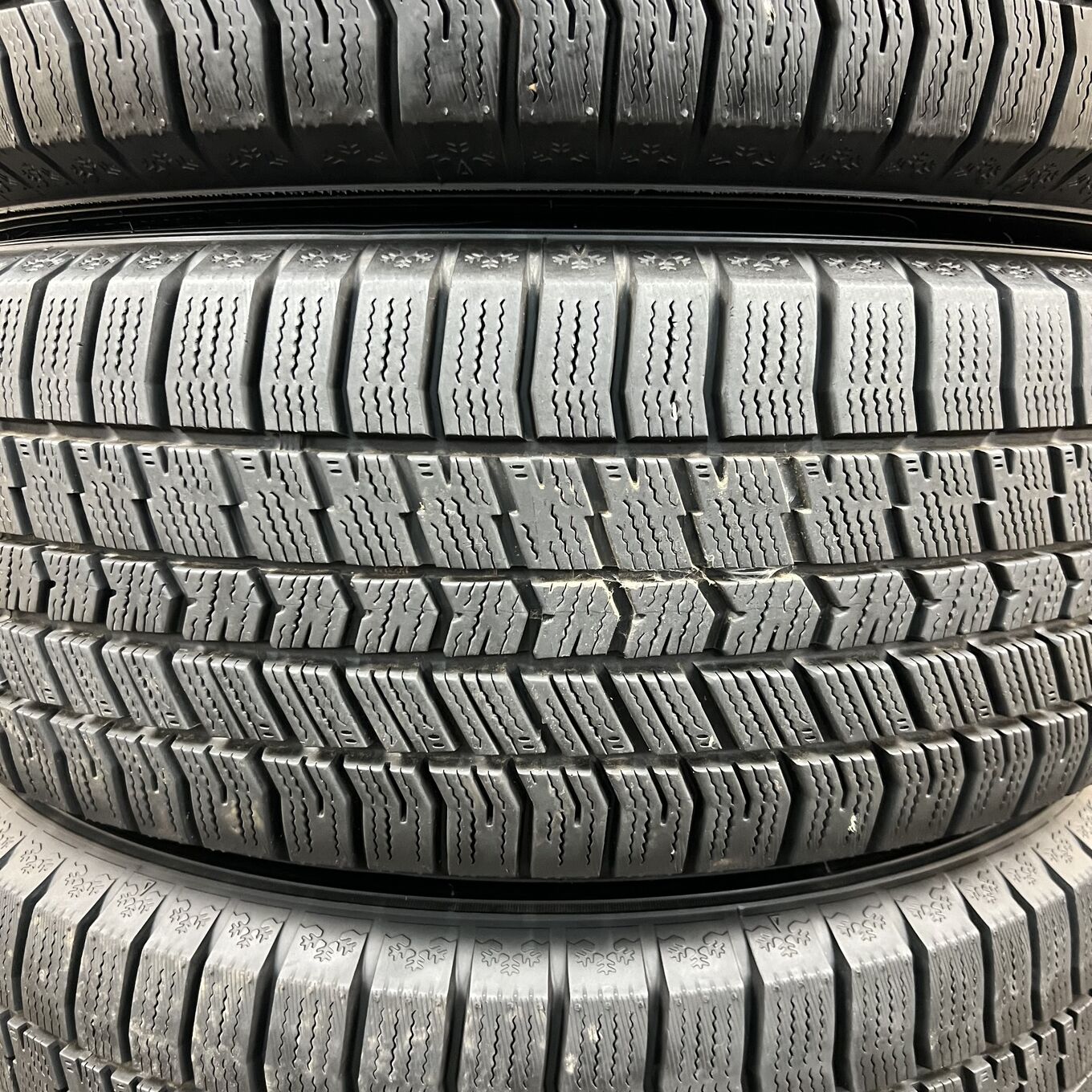 Goodyear ICE NAVI 8 215/60 R16, фото 4