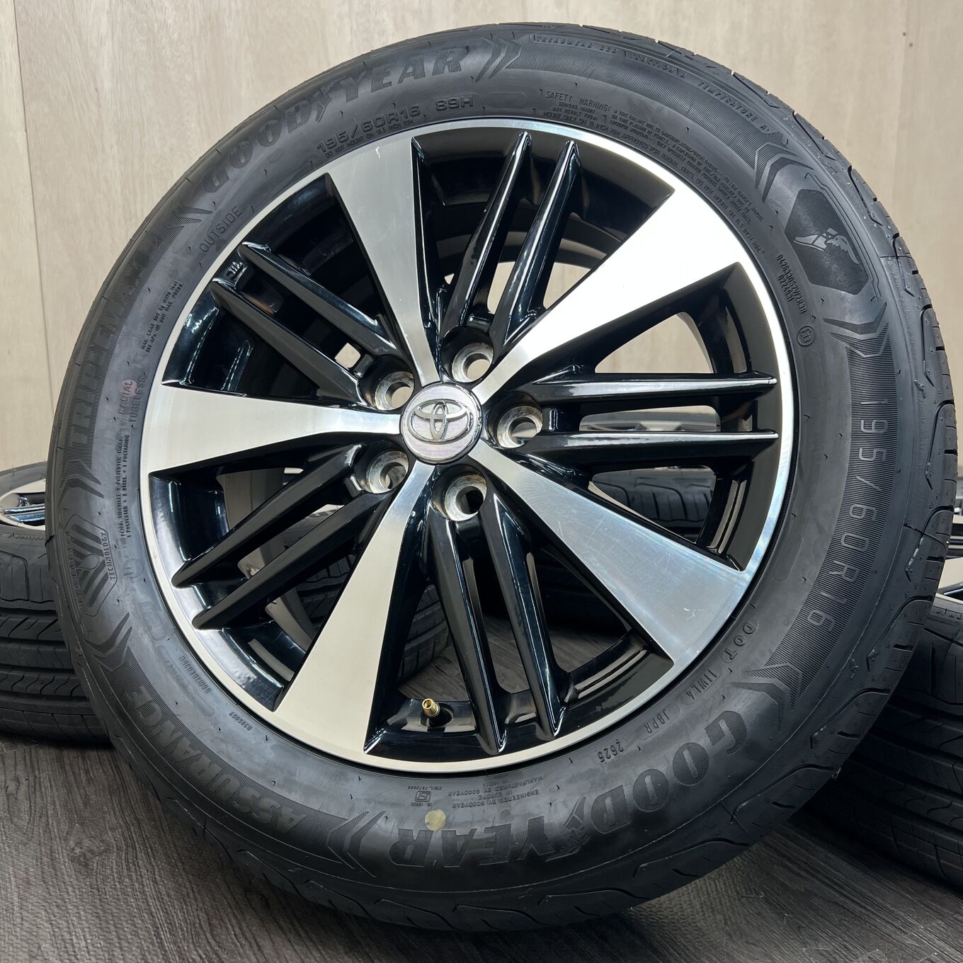R16 6J ET45 5x100 Toyo WISH — 38 300 ¥/комплект