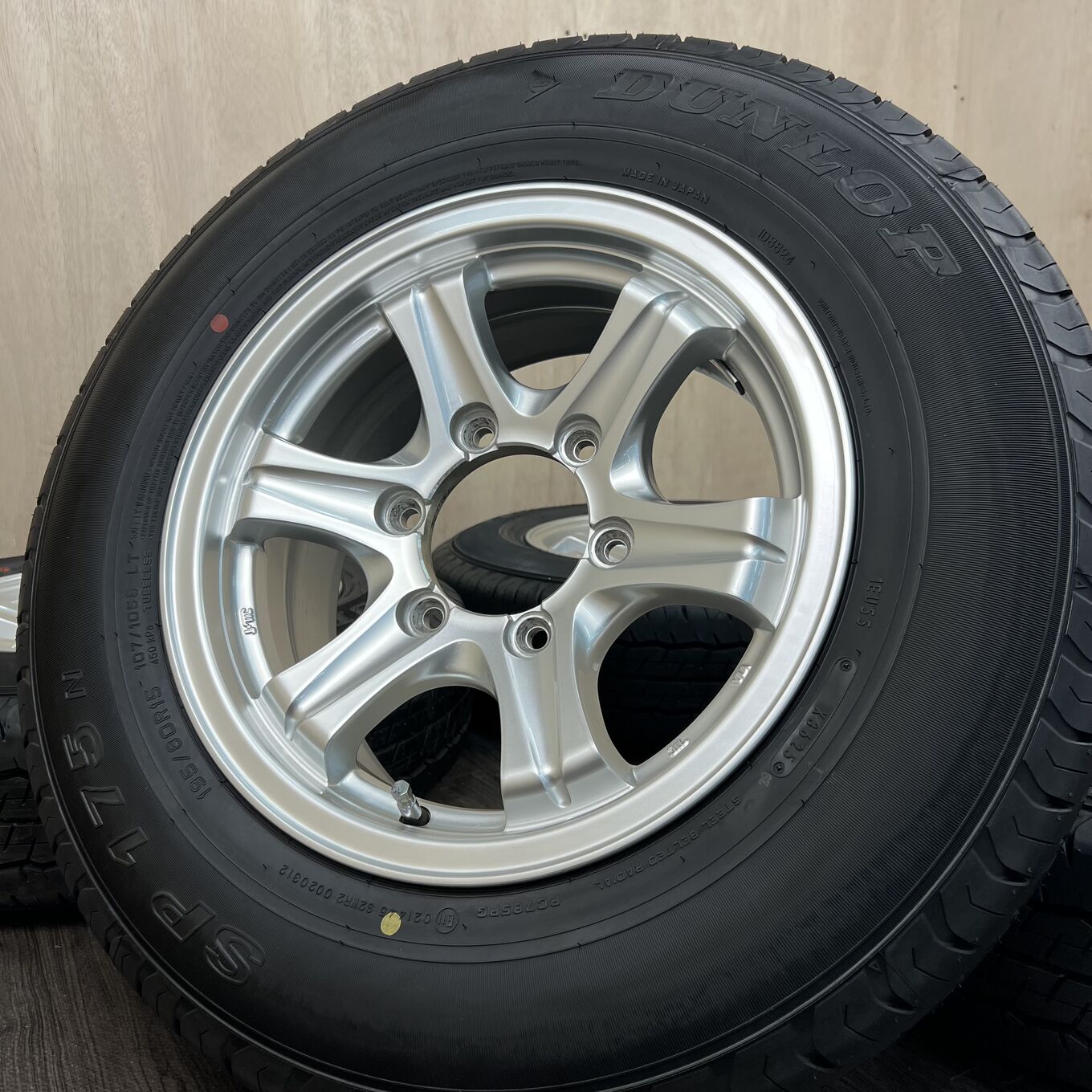 Б/У колесо в сборе 195/80 R15 Dunlop SP175n, артикул 121S40426