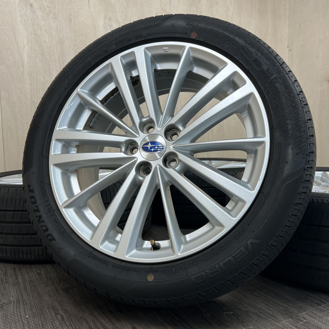Б/У колесо в сборе 215/50 R17 Dunlop VEURO VE304, артикул 122S40426