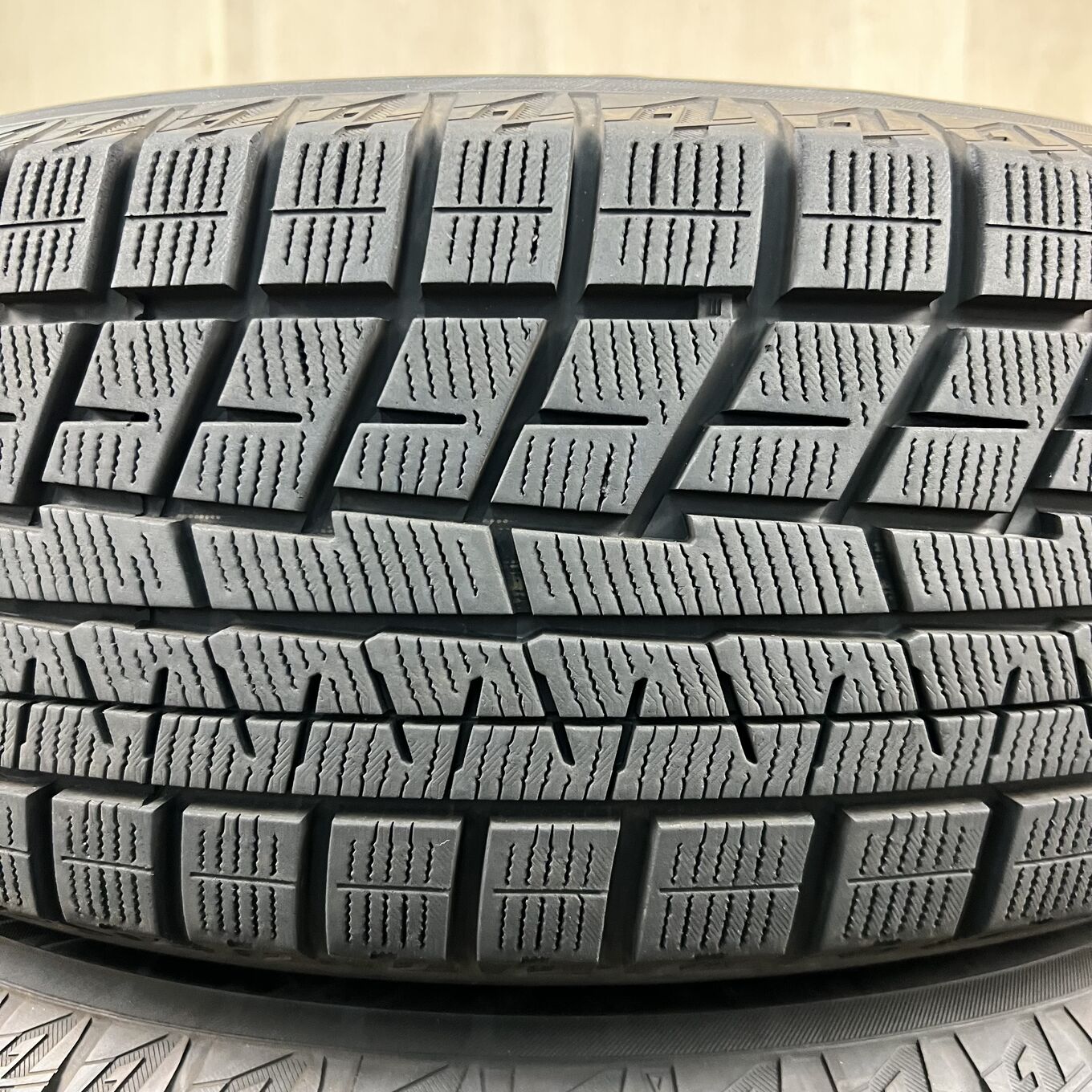 Yokohama ICE GUARD IG60 215/65 R16, фото 2