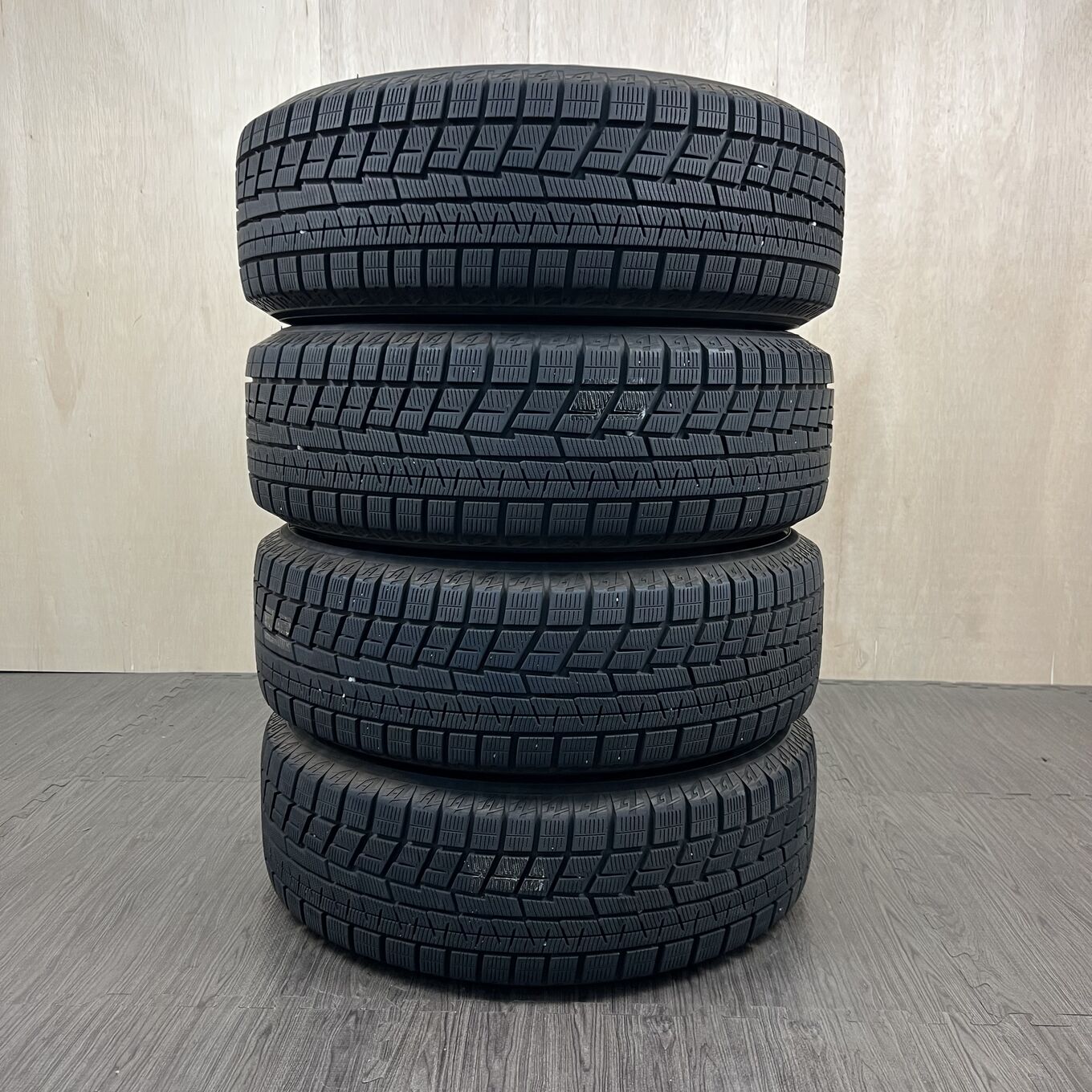 215/65 R16 Yokohama ICE GUARD IG60 — 25 400 ¥/комплект