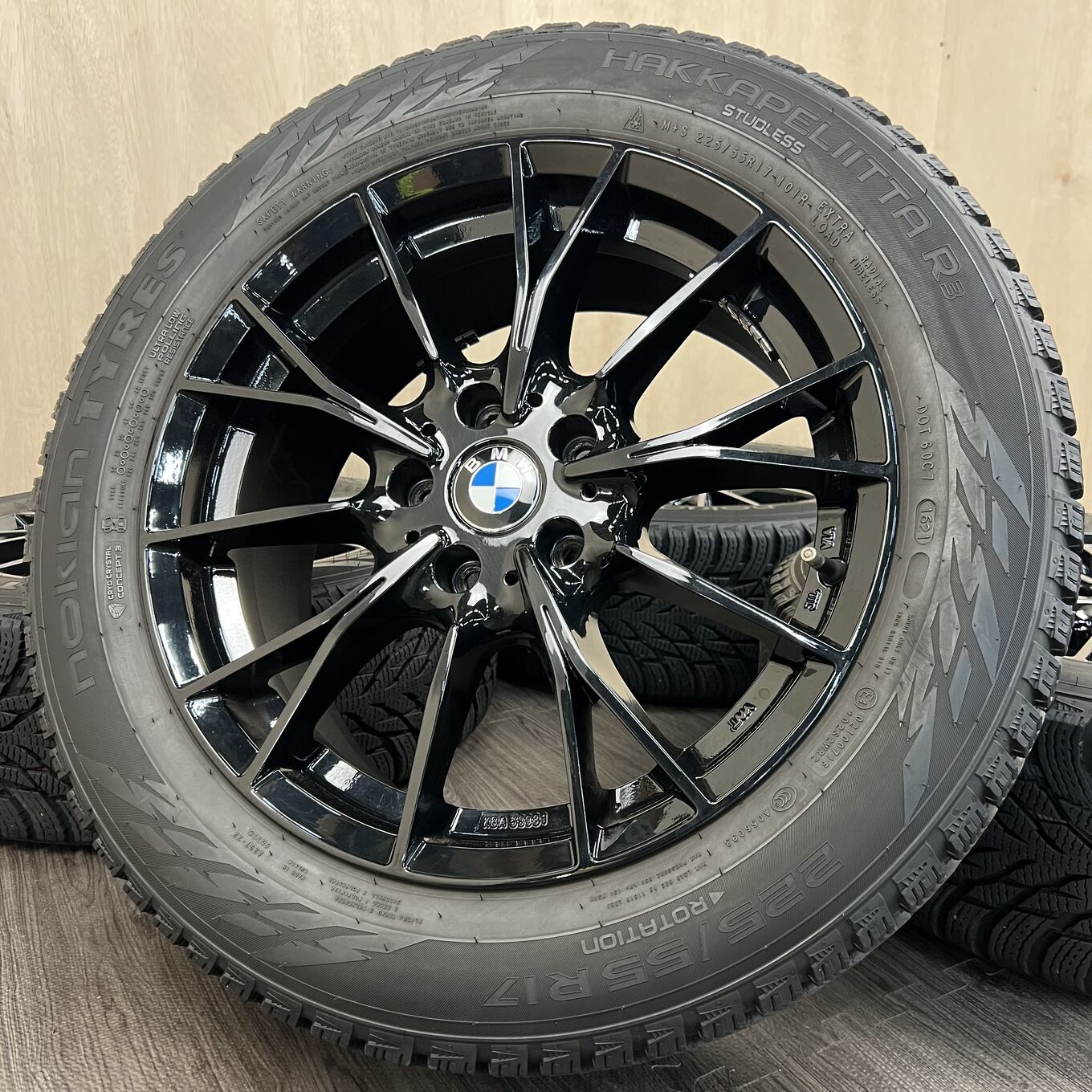 колесо в сборе 225/55 R17 Nokian BMW, артикул 127S40426