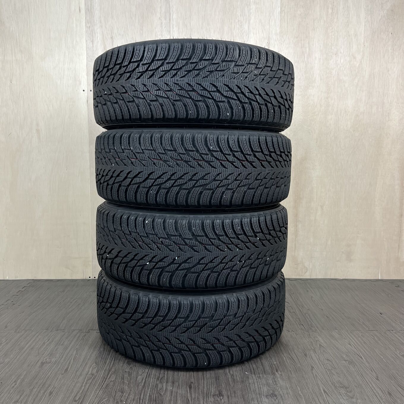 225/55 R17 Nokian HAKKAPELITTA R3 — 16 900 ¥/комплект