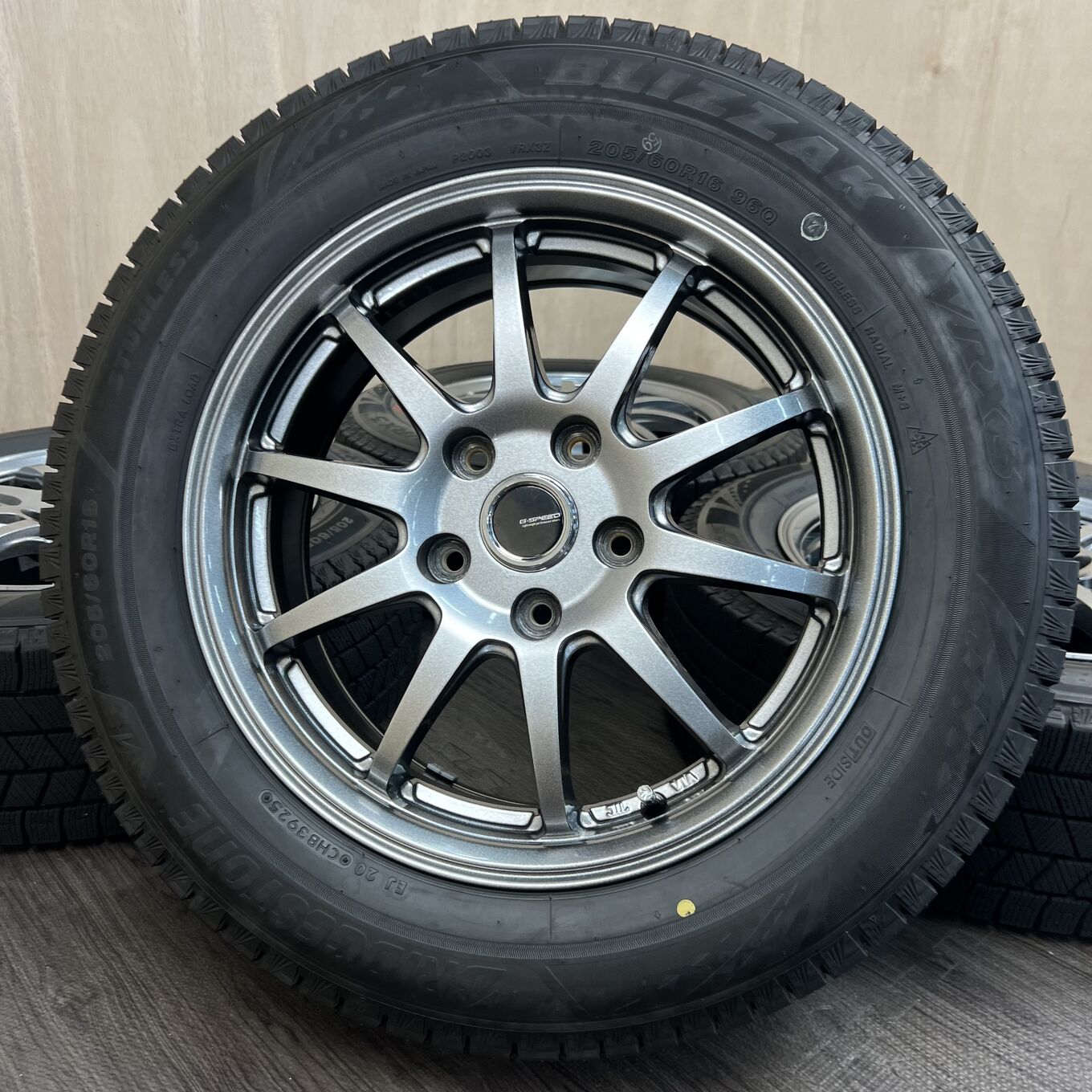 Bridgestone BLIZZAK VRX3 205/60 R16, фото 6