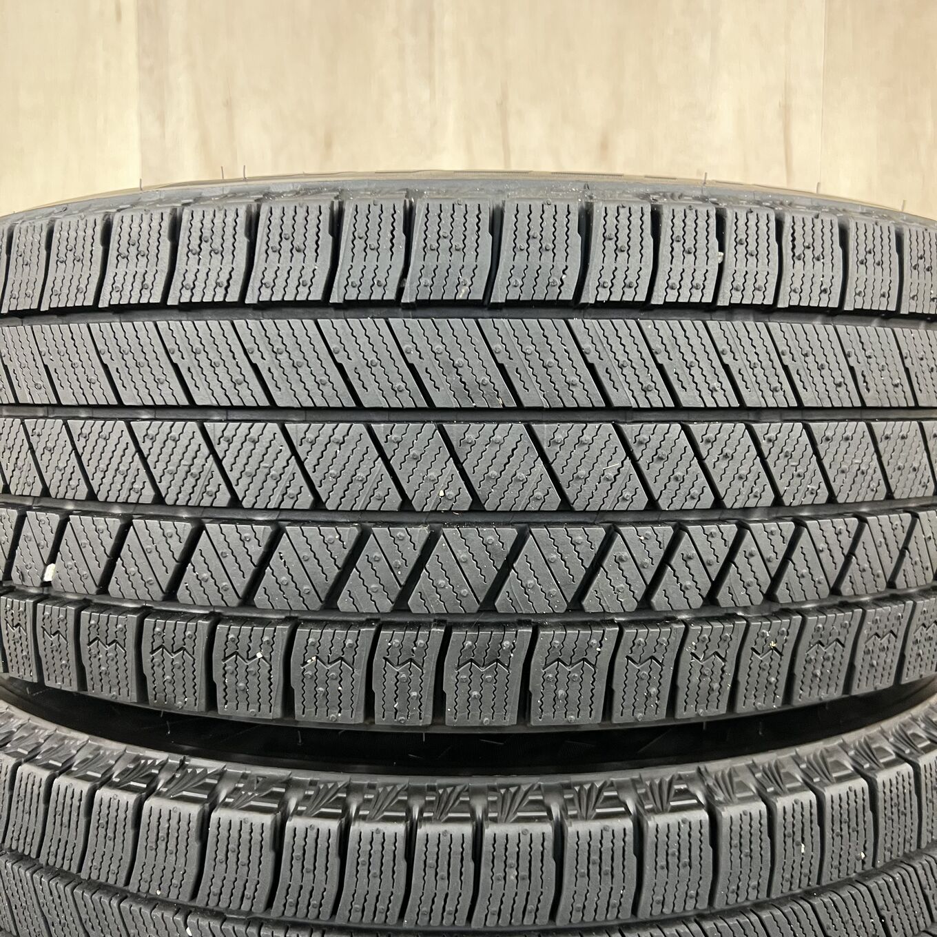 Bridgestone BLIZZAK VRX3 205/60 R16, фото 2
