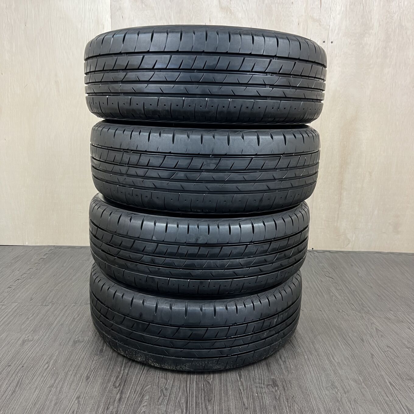 195/60 R16 Bridgestone PLAYZ PX-RV II — 22 800 ¥/комплект