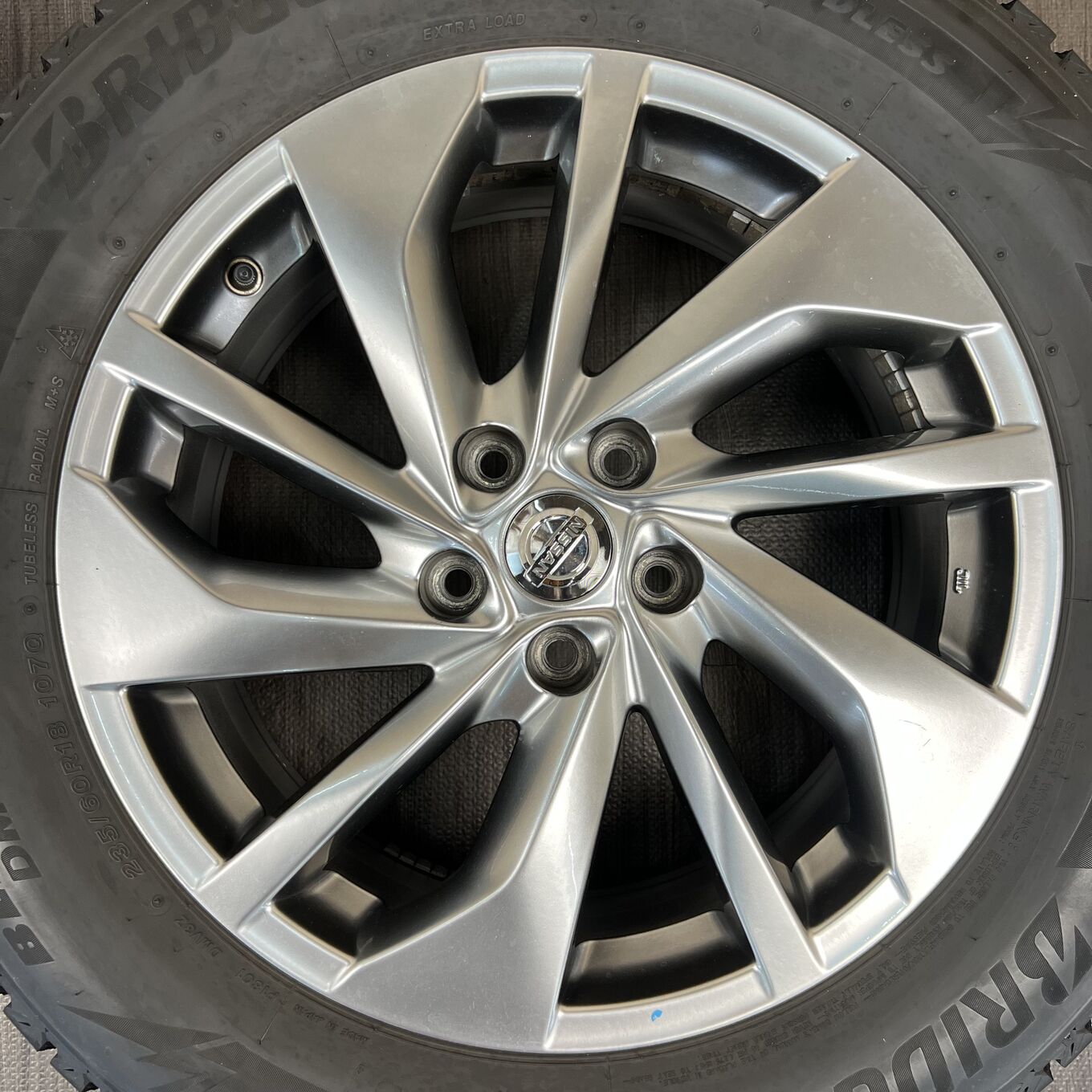 Bridgestone X-TRAIL 235/60 R18, фото 3