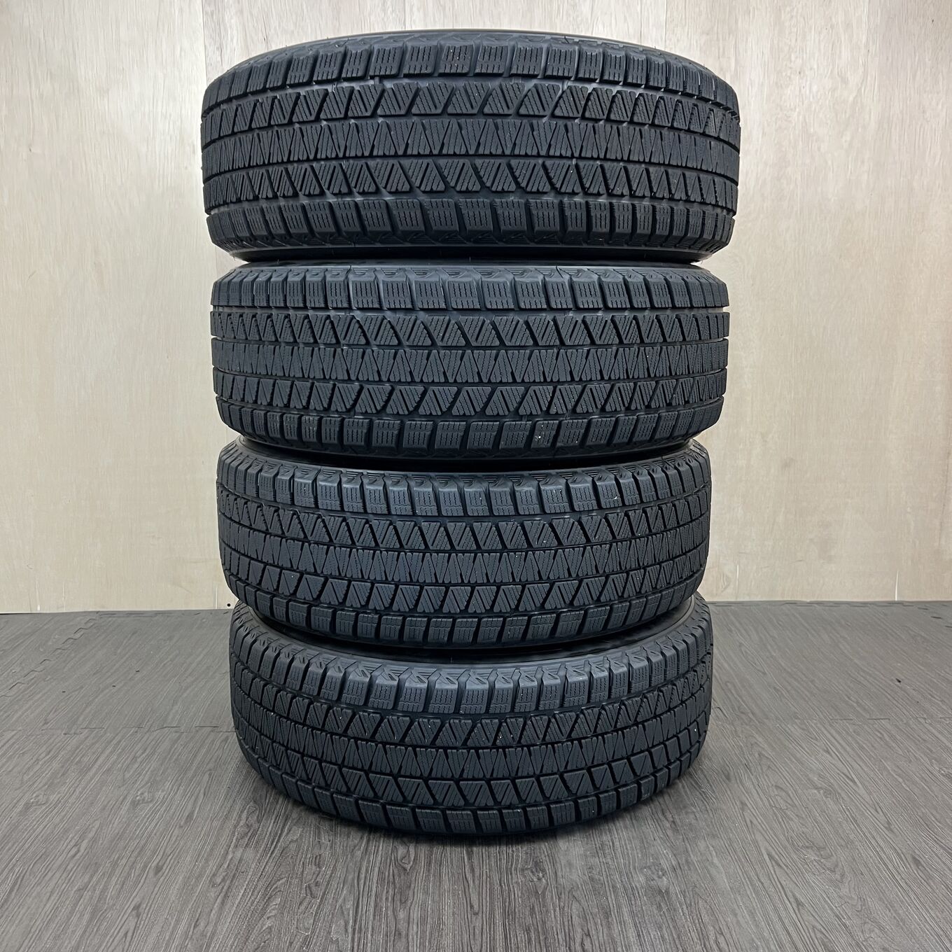 235/60 R18 Bridgestone BLIZZAK DM-V3 — 21 100 ¥/комплект