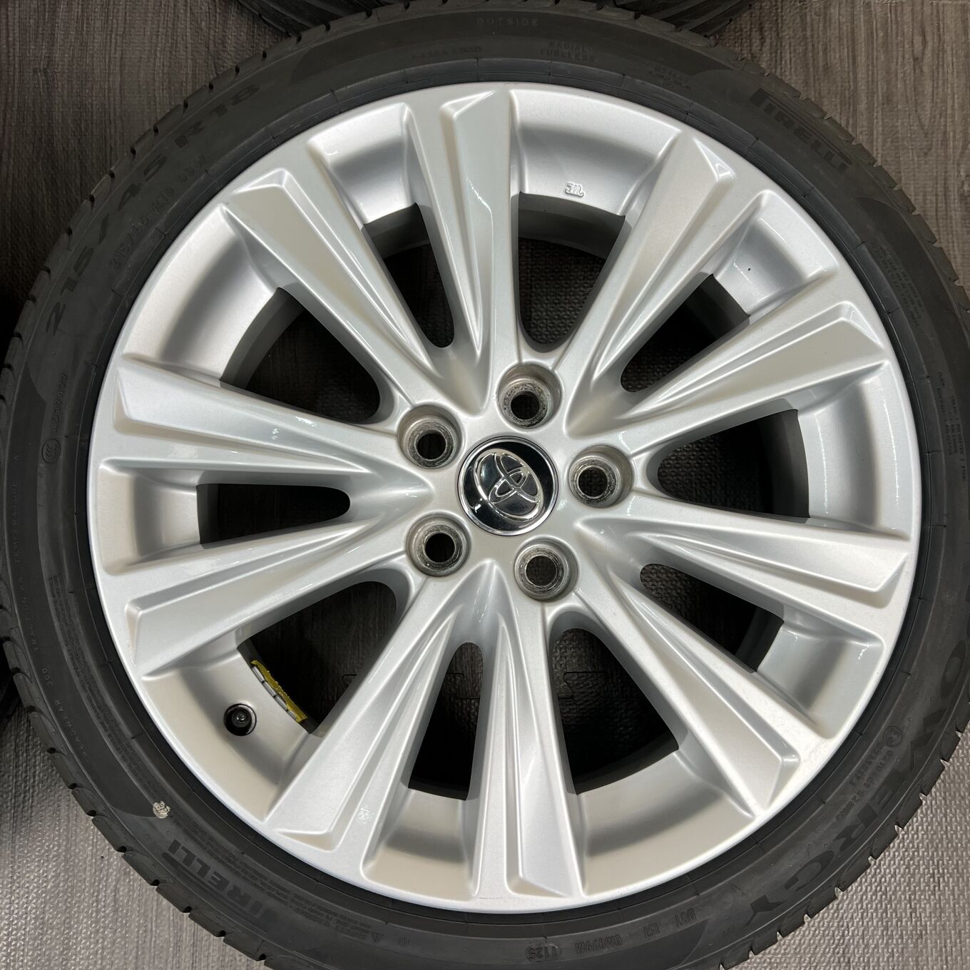 Pirelli ALPHARD 215/45 R18, фото 3