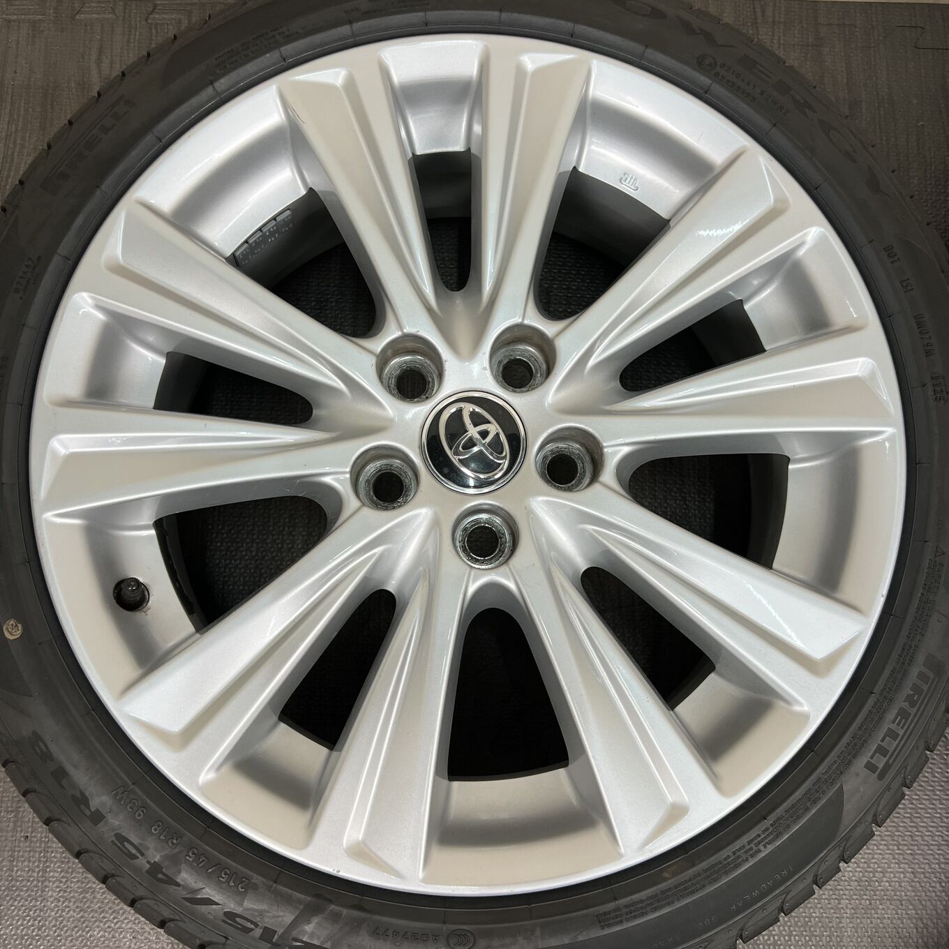Pirelli ALPHARD 215/45 R18, фото 4