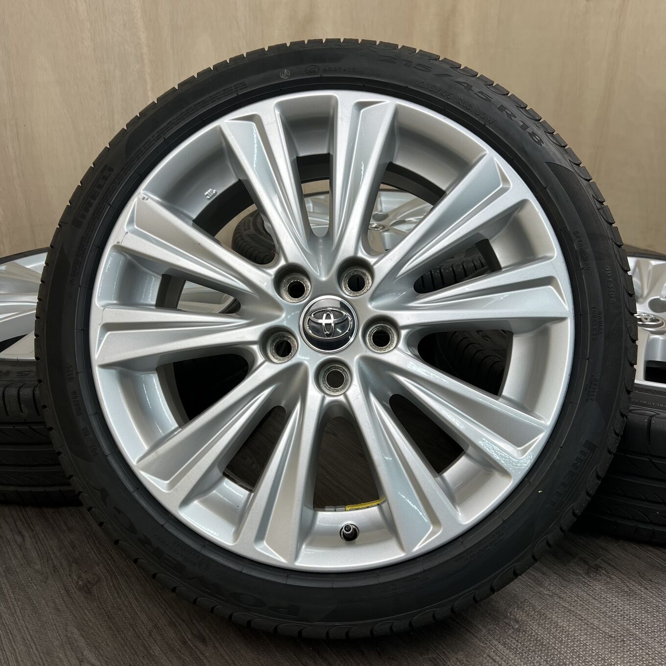 Pirelli ALPHARD 215/45 R18, фото 6