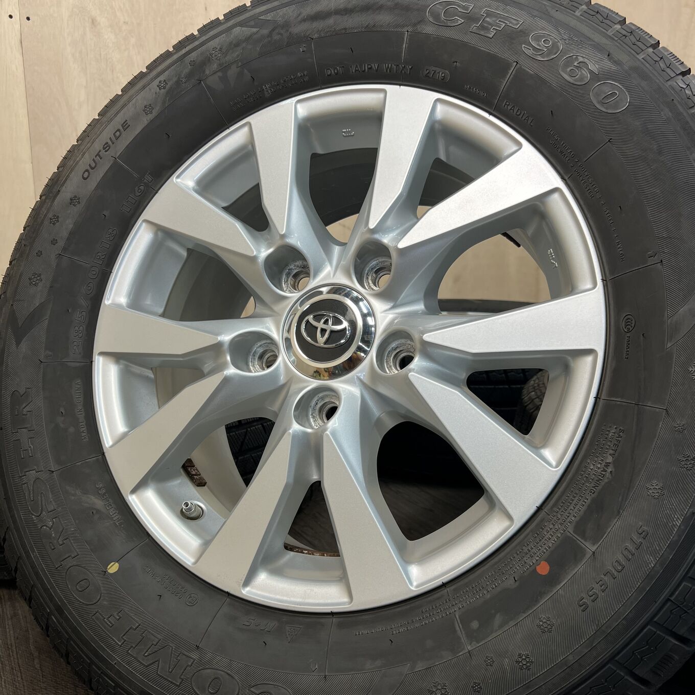 Б/У колесо в сборе 285/60 R18 Toyo LAND CRUISER, артикул 141S40426