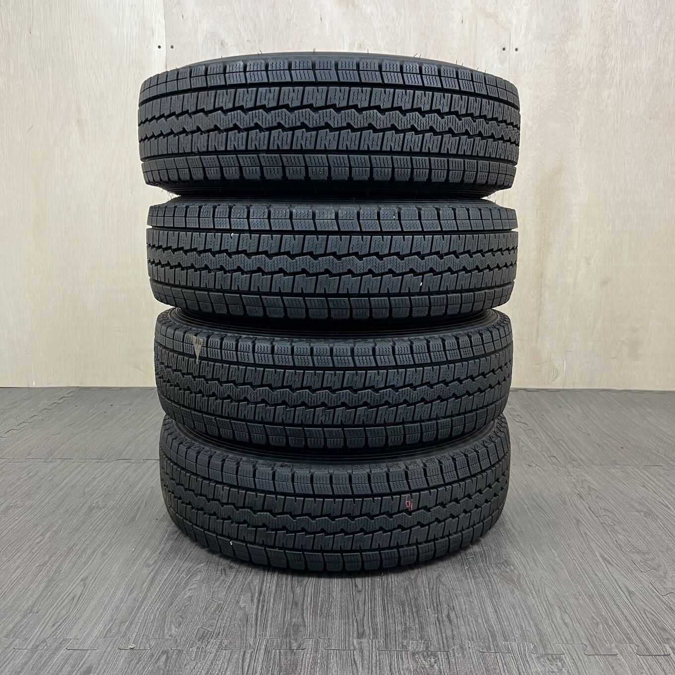 165/80 R13 Dunlop WINTER MAXX SV01 — 14 500 ¥/комплект