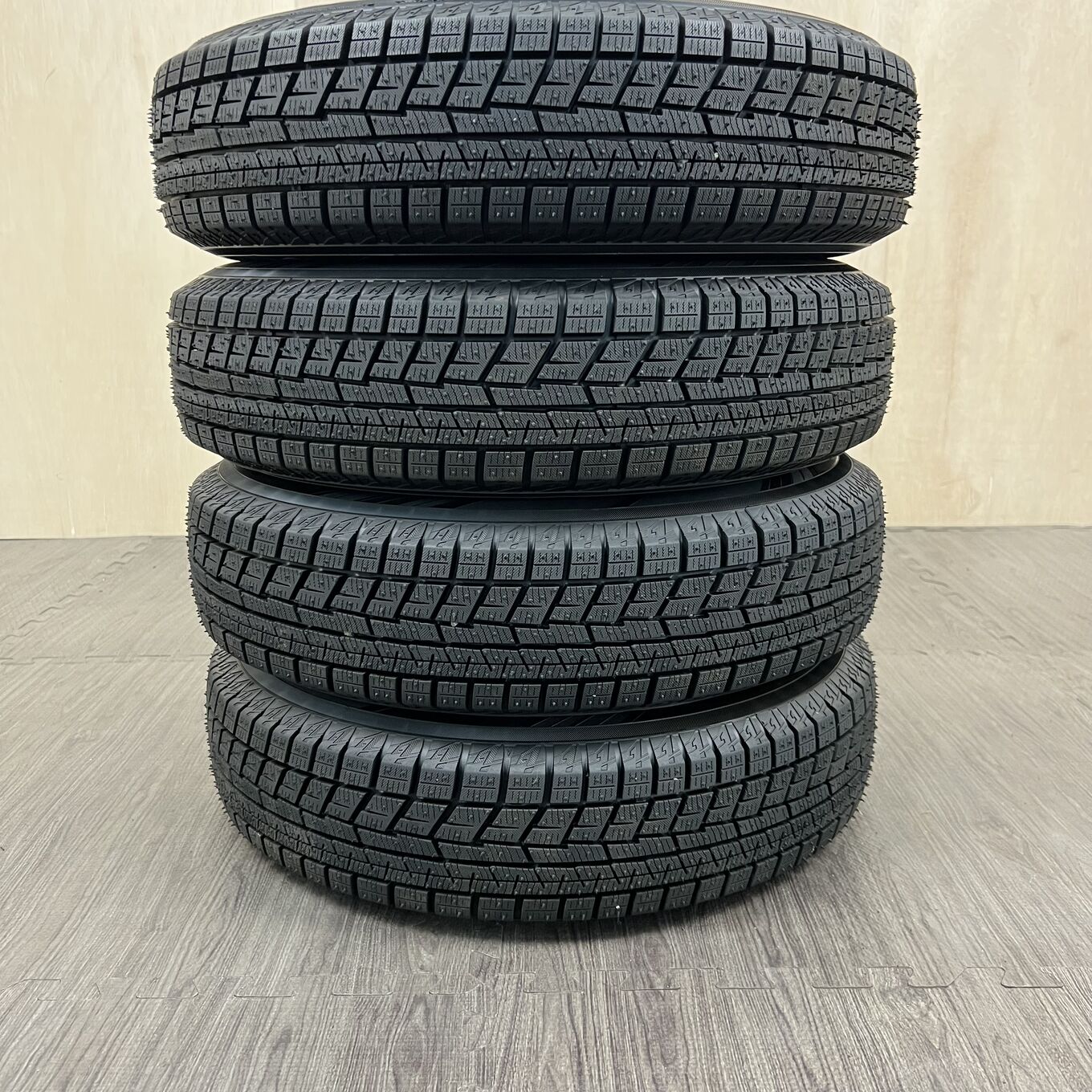 145/80 R13 Yokohama ICE GUARD IG60 — 13 600 ¥/комплект