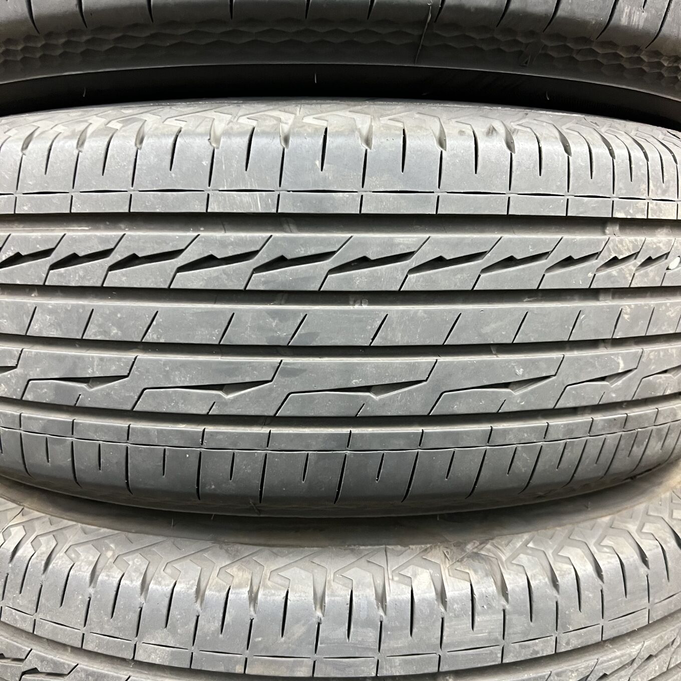 Bridgestone ALENZA LX100 225/65 R17, фото 3