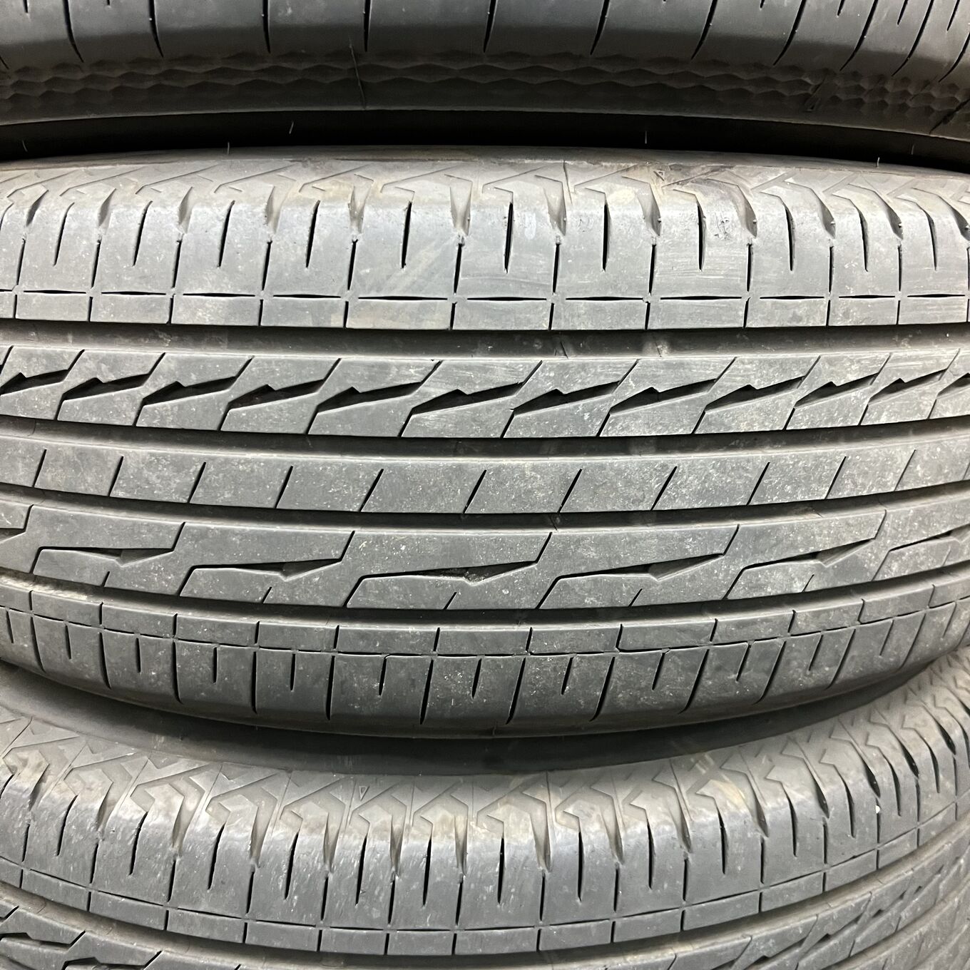 Bridgestone ALENZA LX100 225/65 R17, фото 4