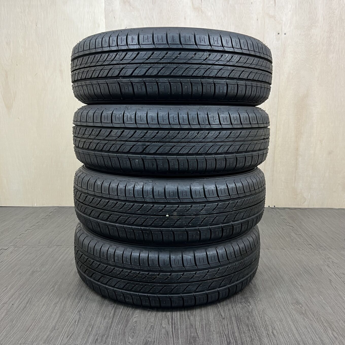 175/65 R15 Dunlop ENASAVE EC300+ — 13 600 ¥/комплект