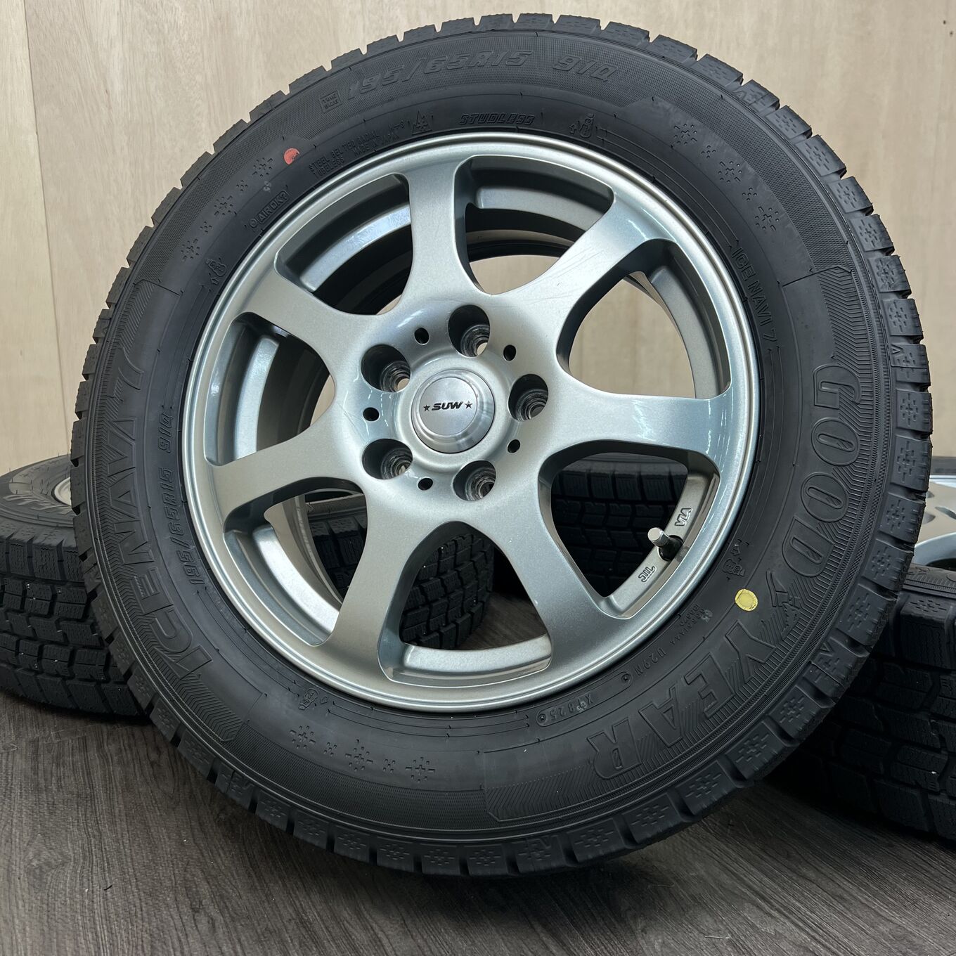 Б/У колесо в сборе 195/65 R15 Goodyear ICE NAVI 7, артикул 164S40426