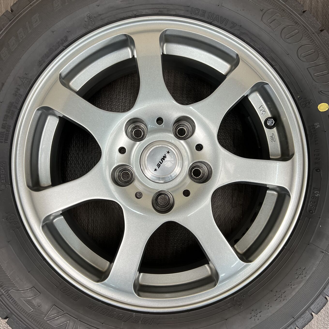 Goodyear ICE NAVI 7 195/65 R15, фото 2