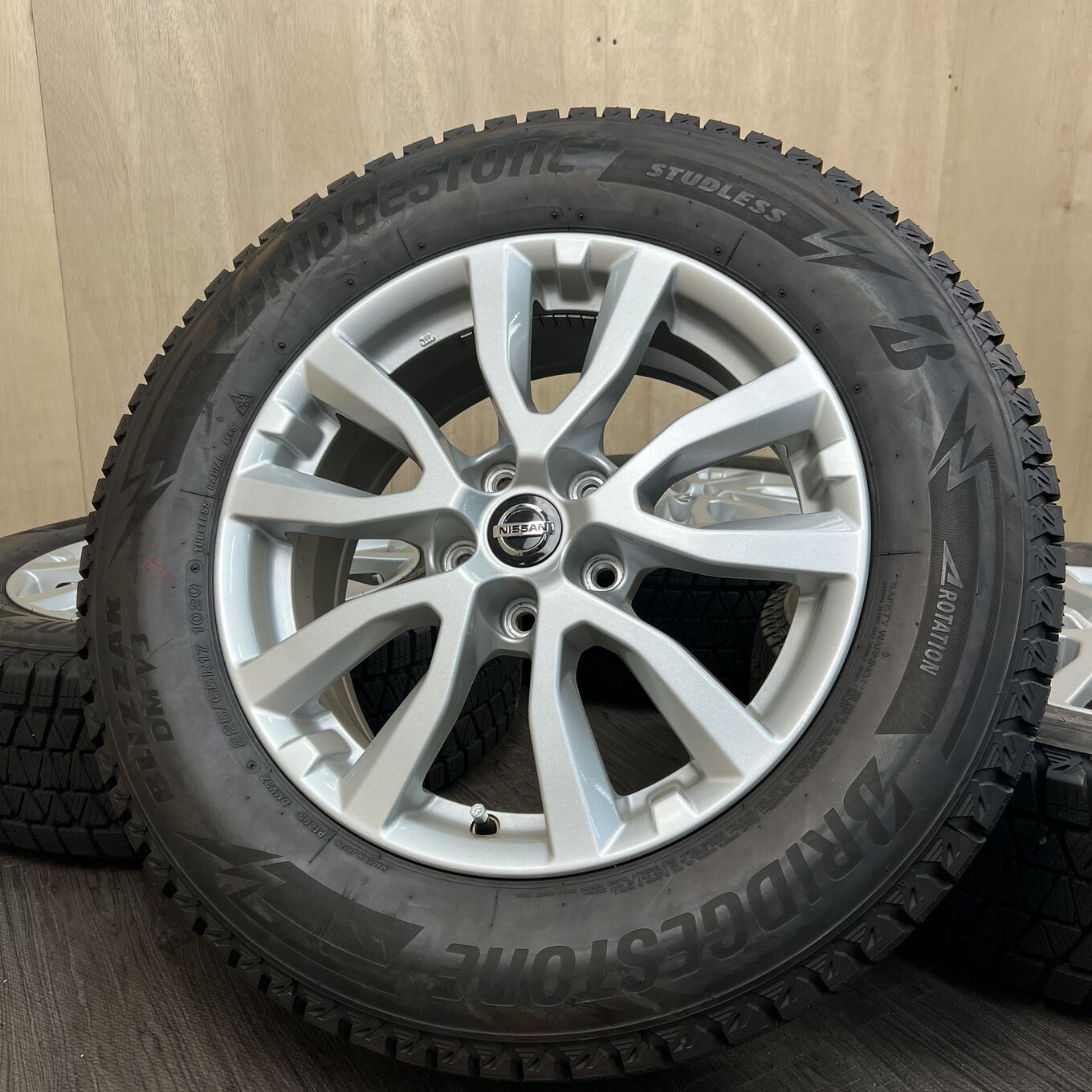 R17 7J ET45 5x114.3 X-TRAIL — 29 800 ¥/комплект