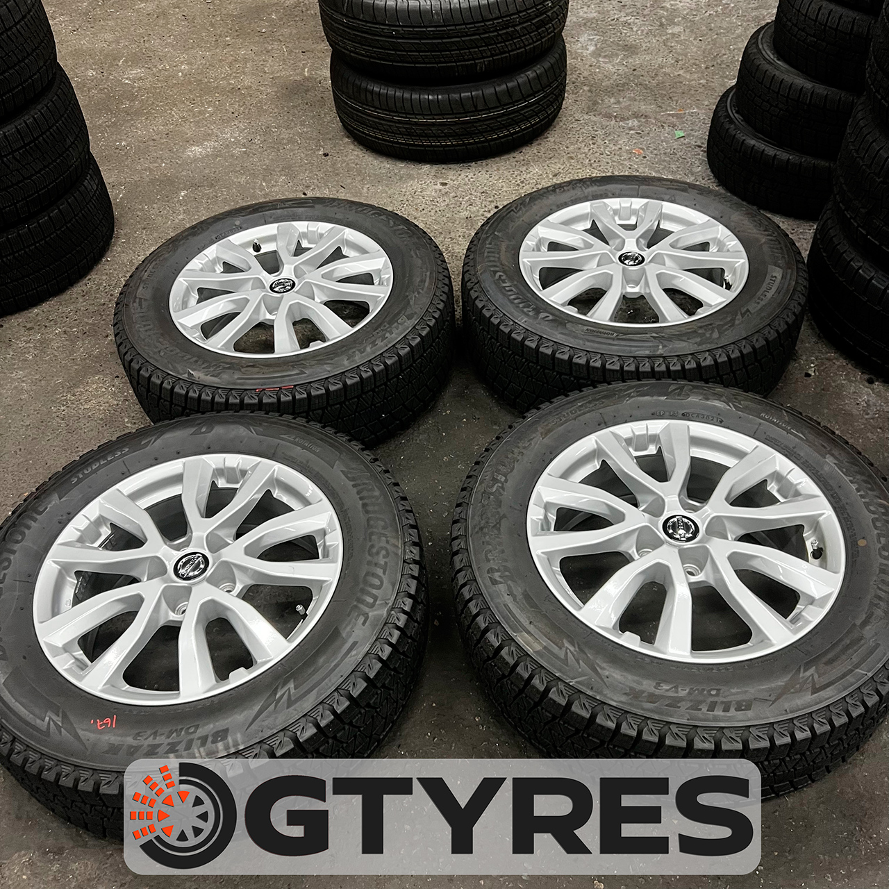 225/65 R17 Bridgestone BLIZZAK DM-V3 — 52 000 ¥/комплект