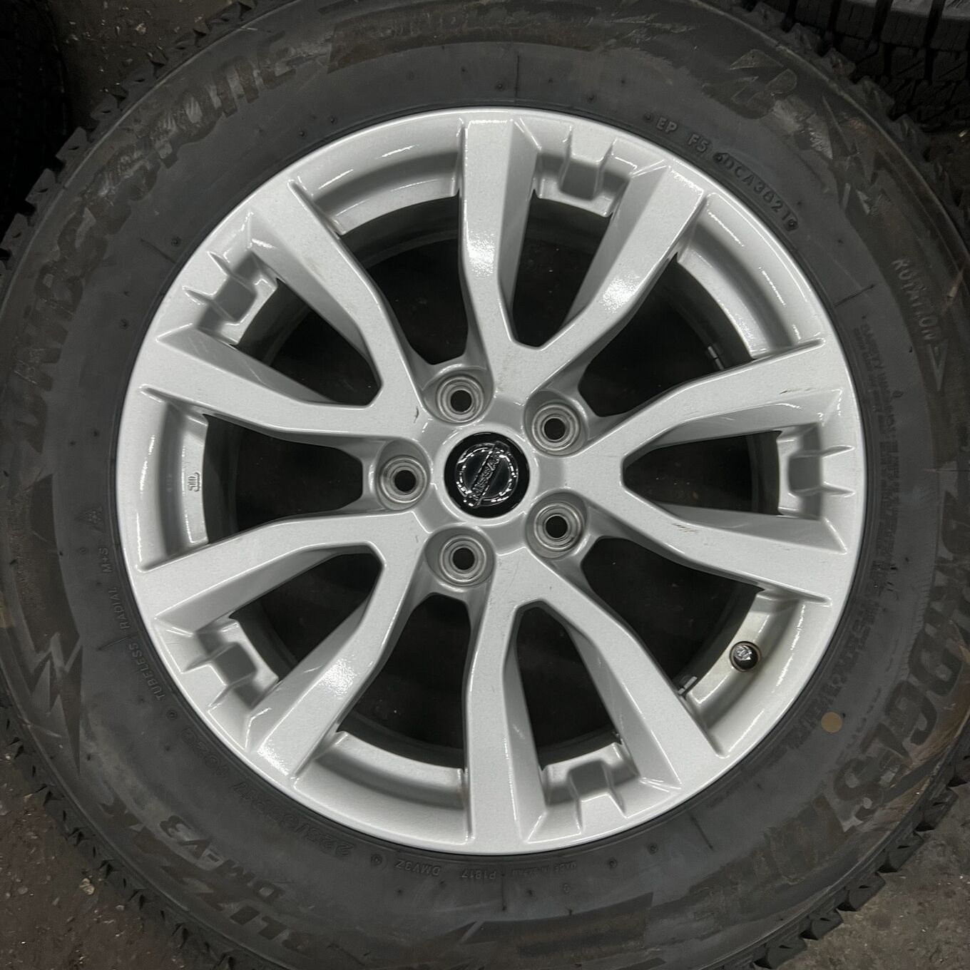 Bridgestone X-TRAIL 225/65 R17, фото 2