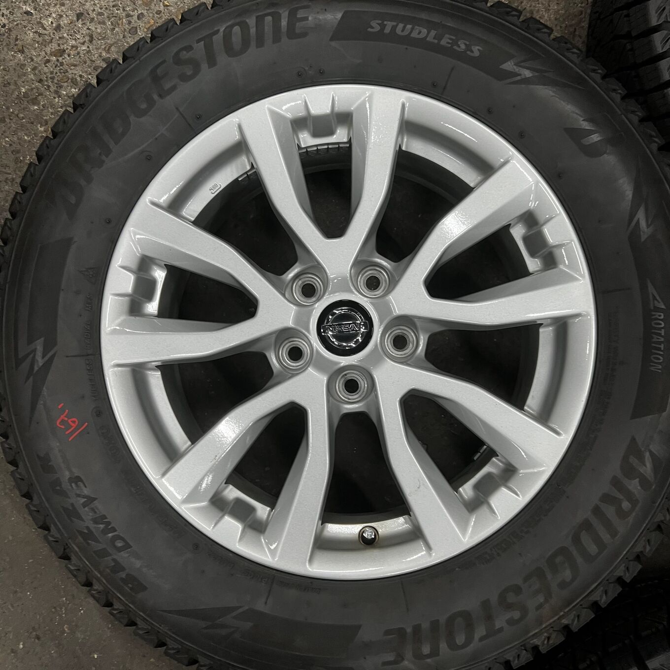 Bridgestone X-TRAIL 225/65 R17, фото 3