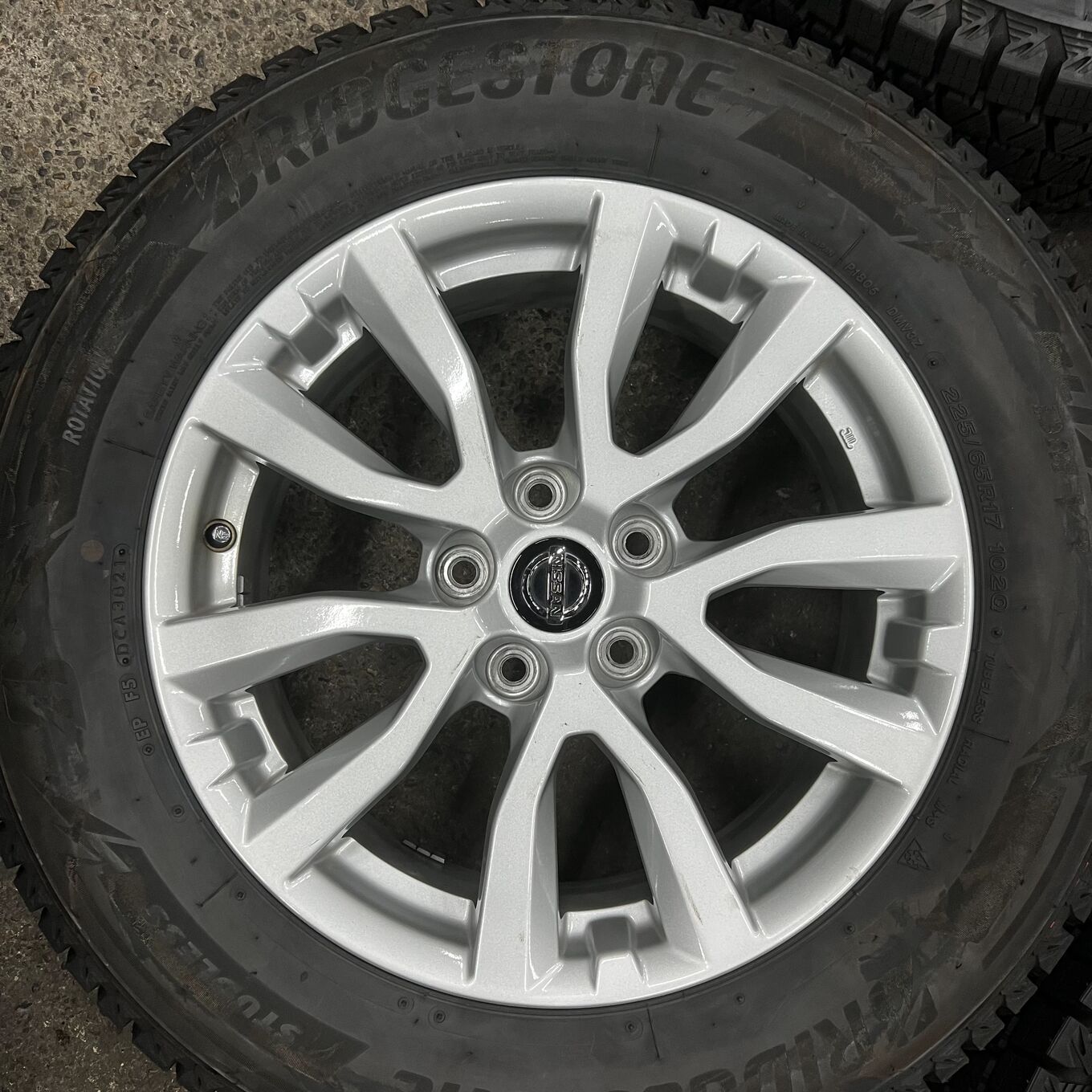 Bridgestone X-TRAIL 225/65 R17, фото 4