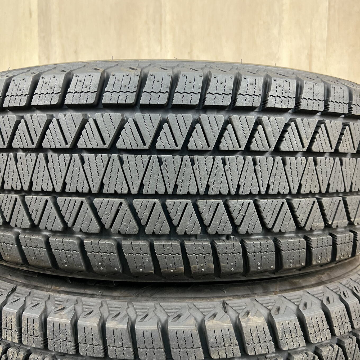 Bridgestone BLIZZAK DM-V3 225/65 R17, фото 2