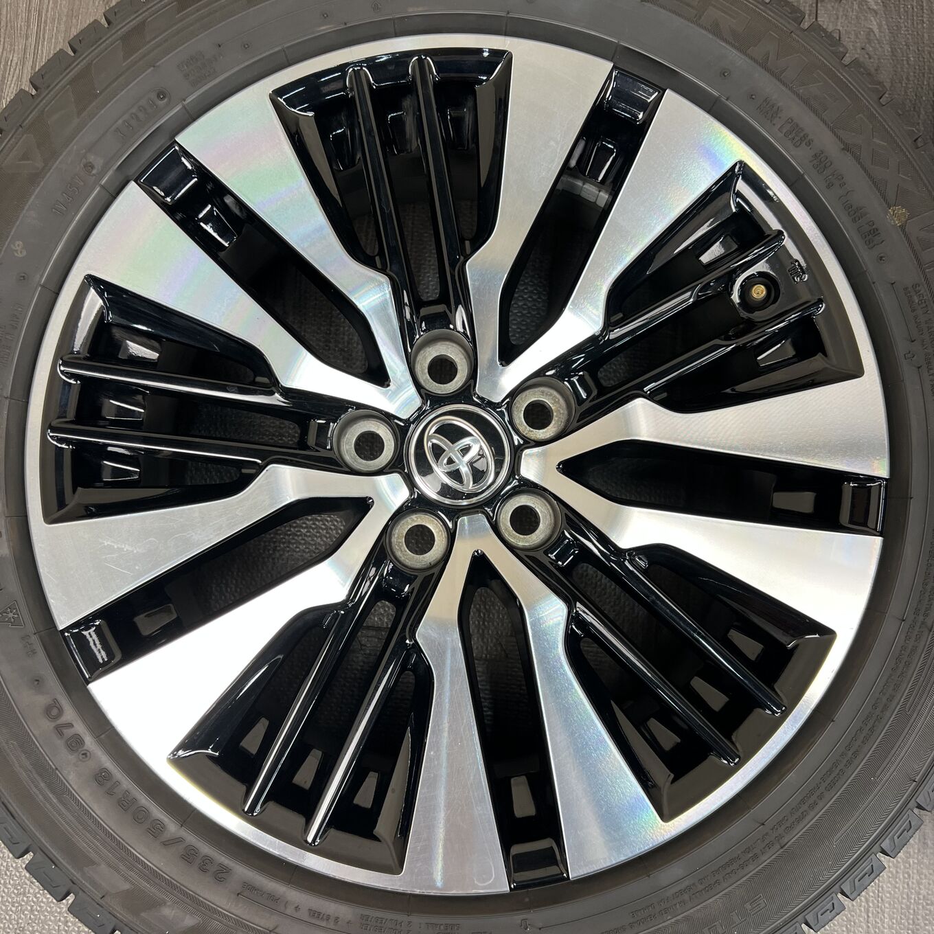 Dunlop ALPHARD 235/50 R18, фото 2
