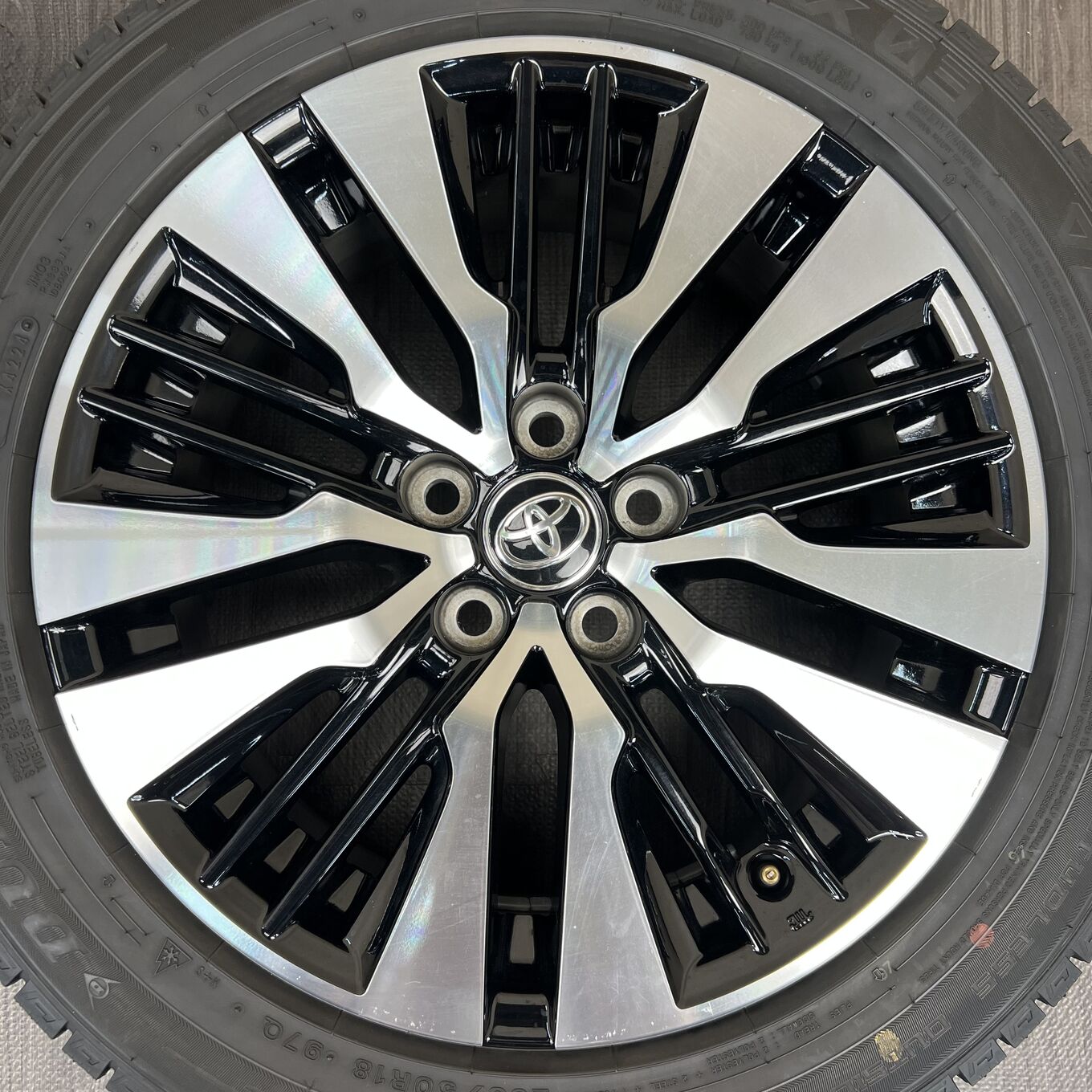 Dunlop ALPHARD 235/50 R18, фото 3