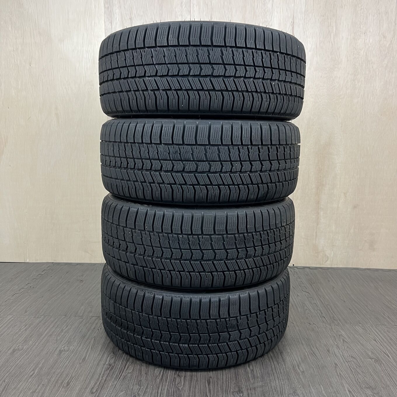235/40 R18 Goodyear ICE NAVI 8 — 21 100 ¥/комплект