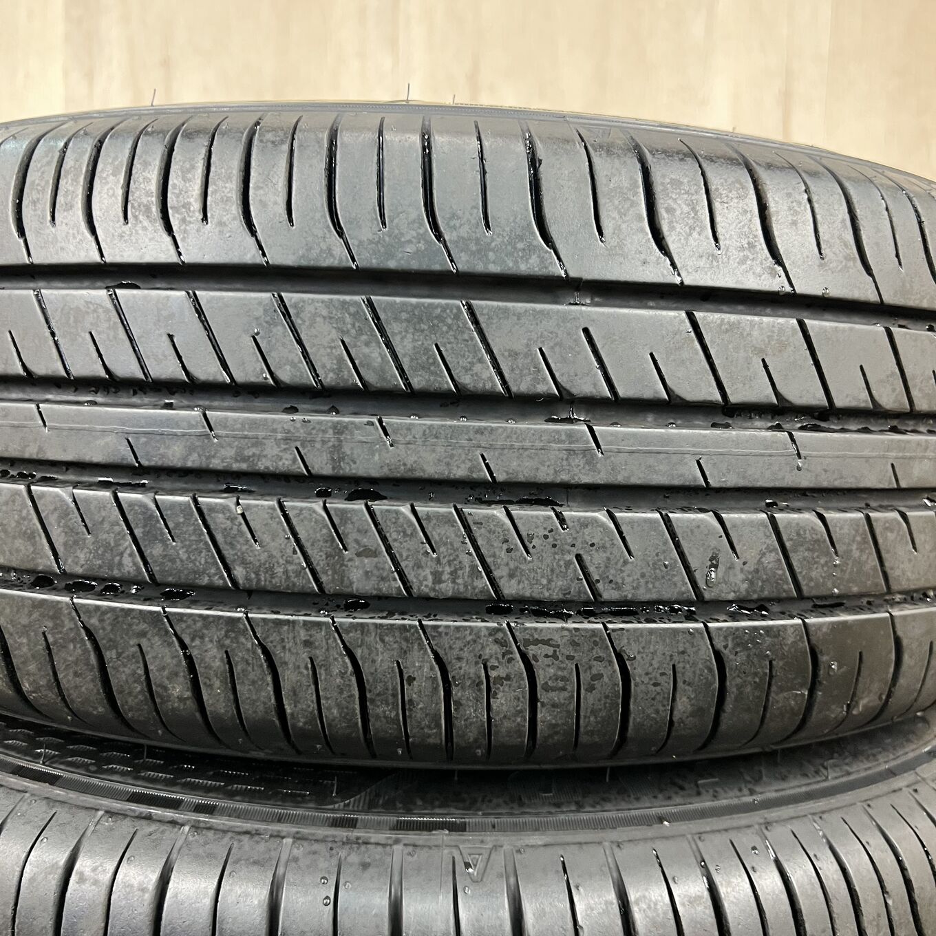 Goodyear EFFICIENTGRIP ECO EG02 215/60 R16, фото 2